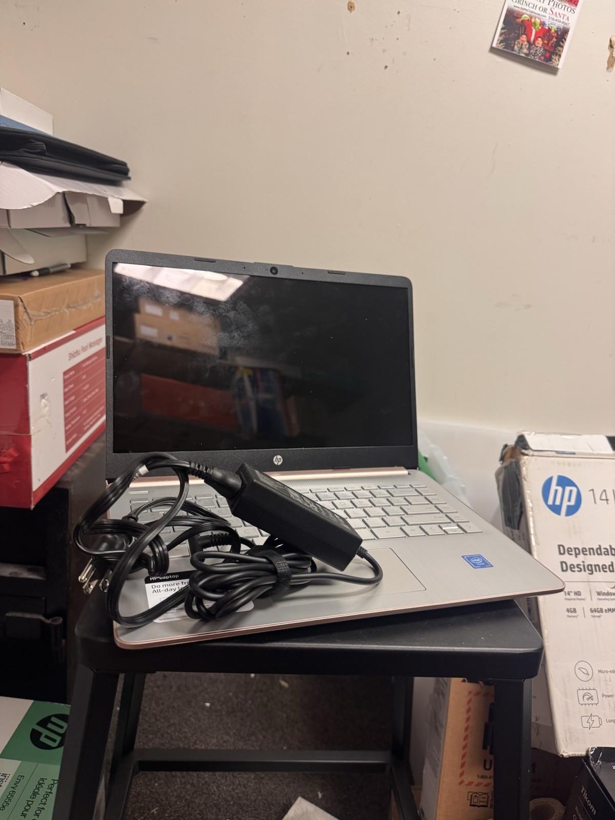 HP Hewlett Packard Laptop 14-FQ0022NR AMD3020e, Windows 11 Home, Charger