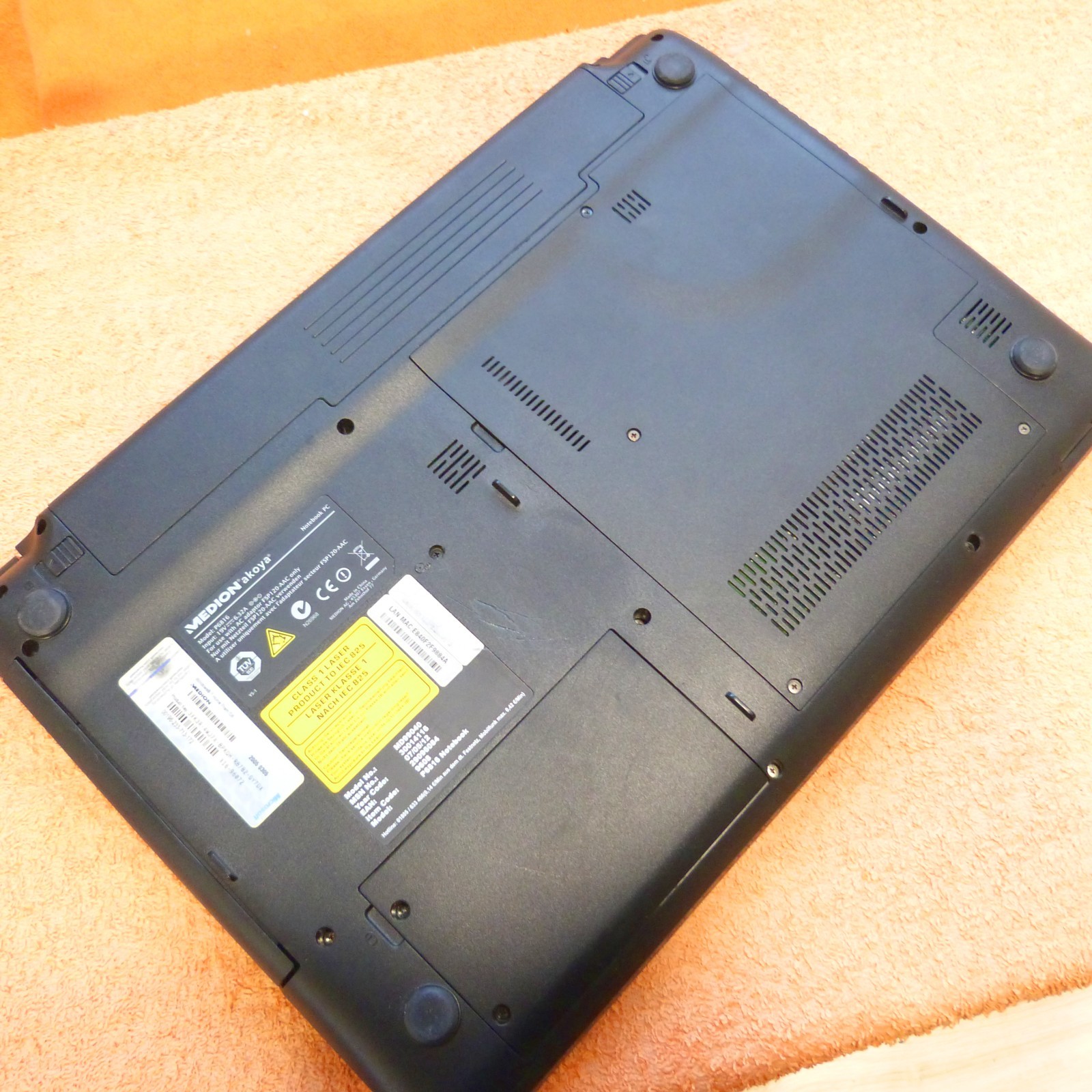 Medion P6816 DOLBY Business 15″ l 12GB RAM NEW l SSD Windows 10 HDMI USB3