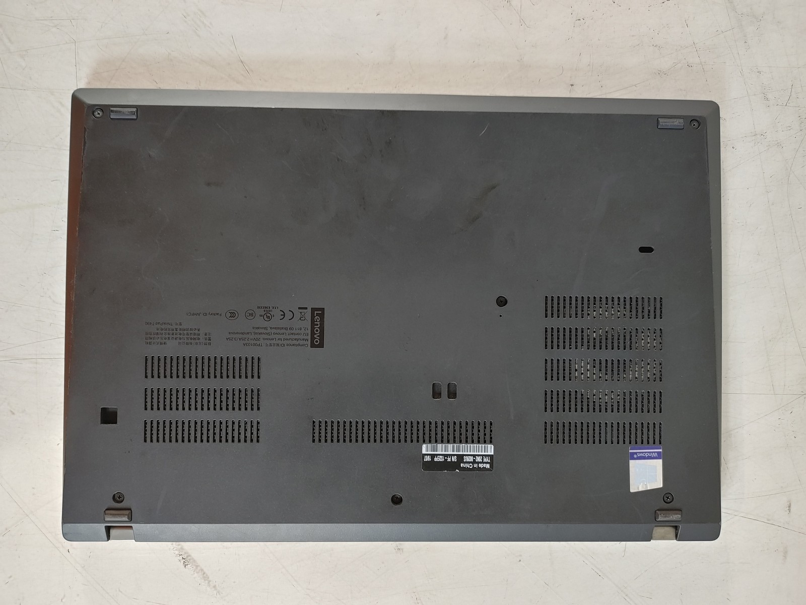 Lenovo ThinkPad T490 Core i7-8565U 1.80 GHz 16 GB DDR4 No HDD