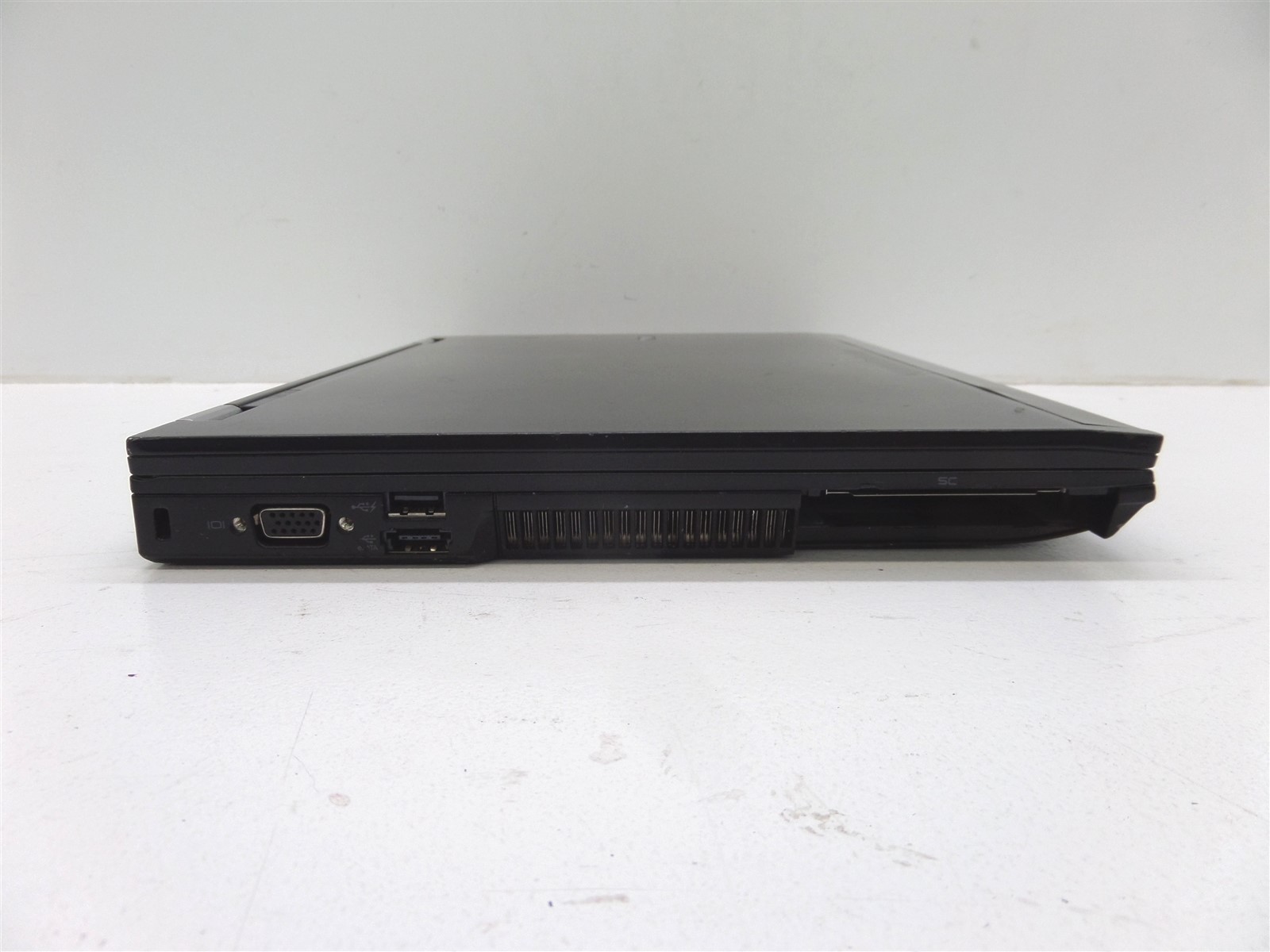 Dell Latitude E6400 14.1″ Laptop Core 2 Duo P8700 2.53GHz 4GB – No HDD