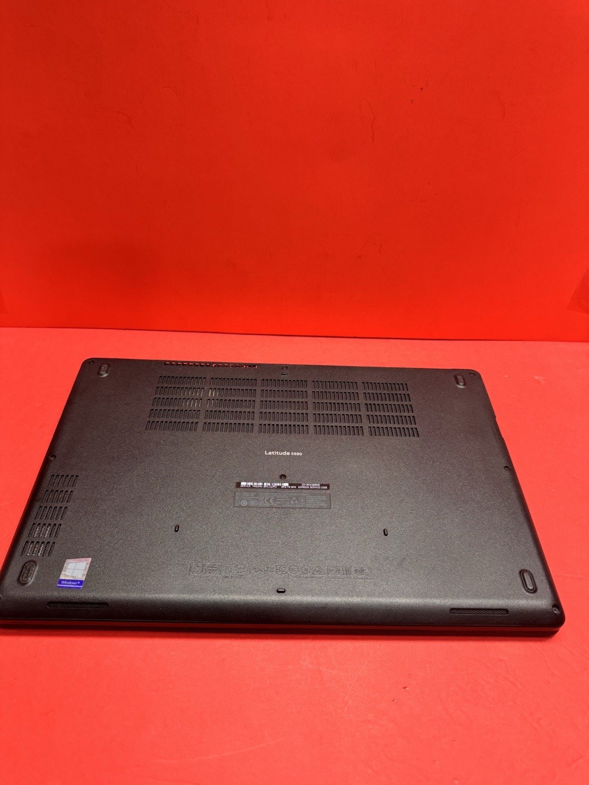 Dell Latitude 5590 15.6″ 8th i5 1.7GHz 8GBRAM 256GB SSD Windows 11pro
