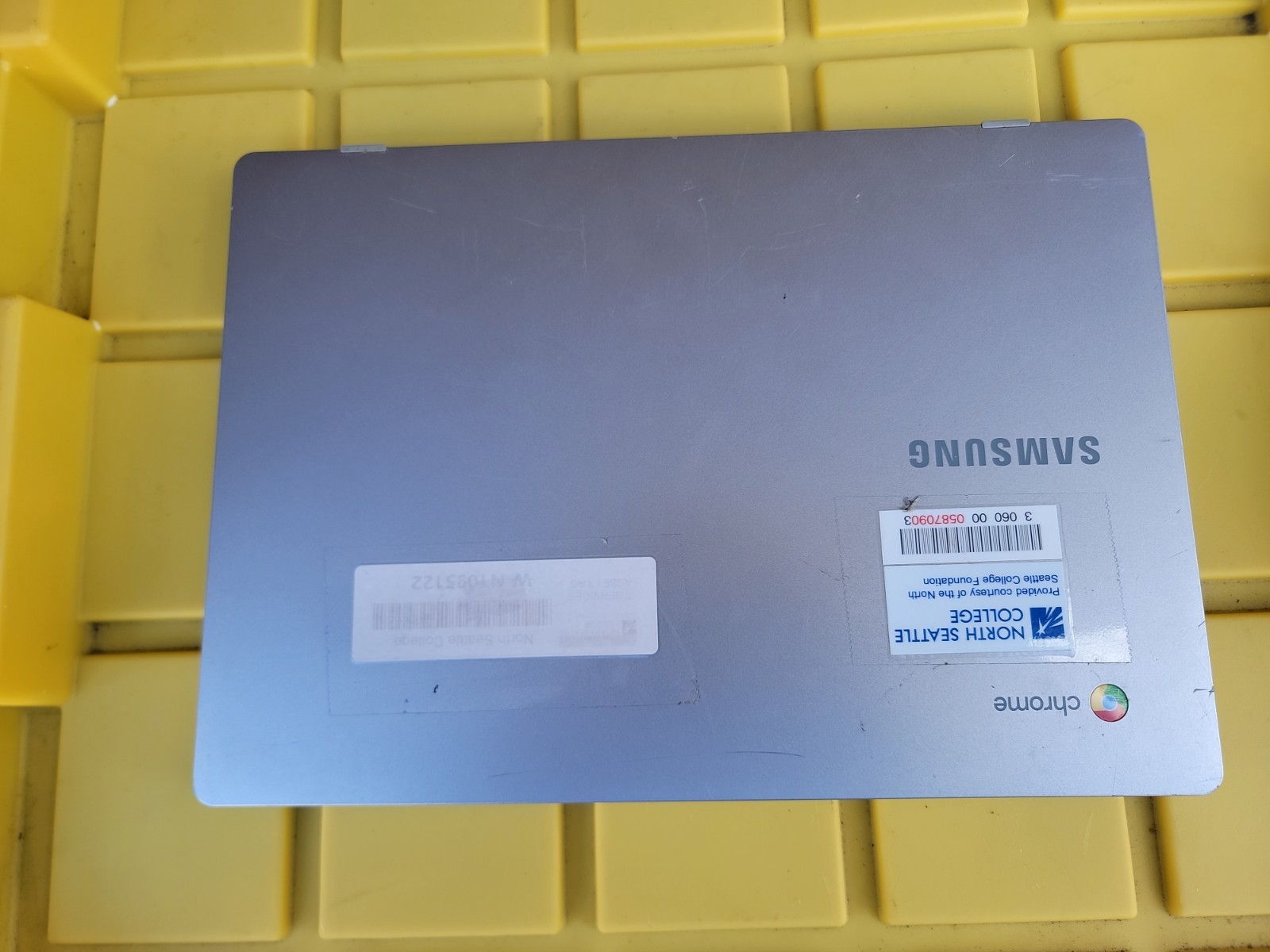 Samsung Chromebook Xe310xba AS IS FOR PARTS….turns on but its locked 🔒
