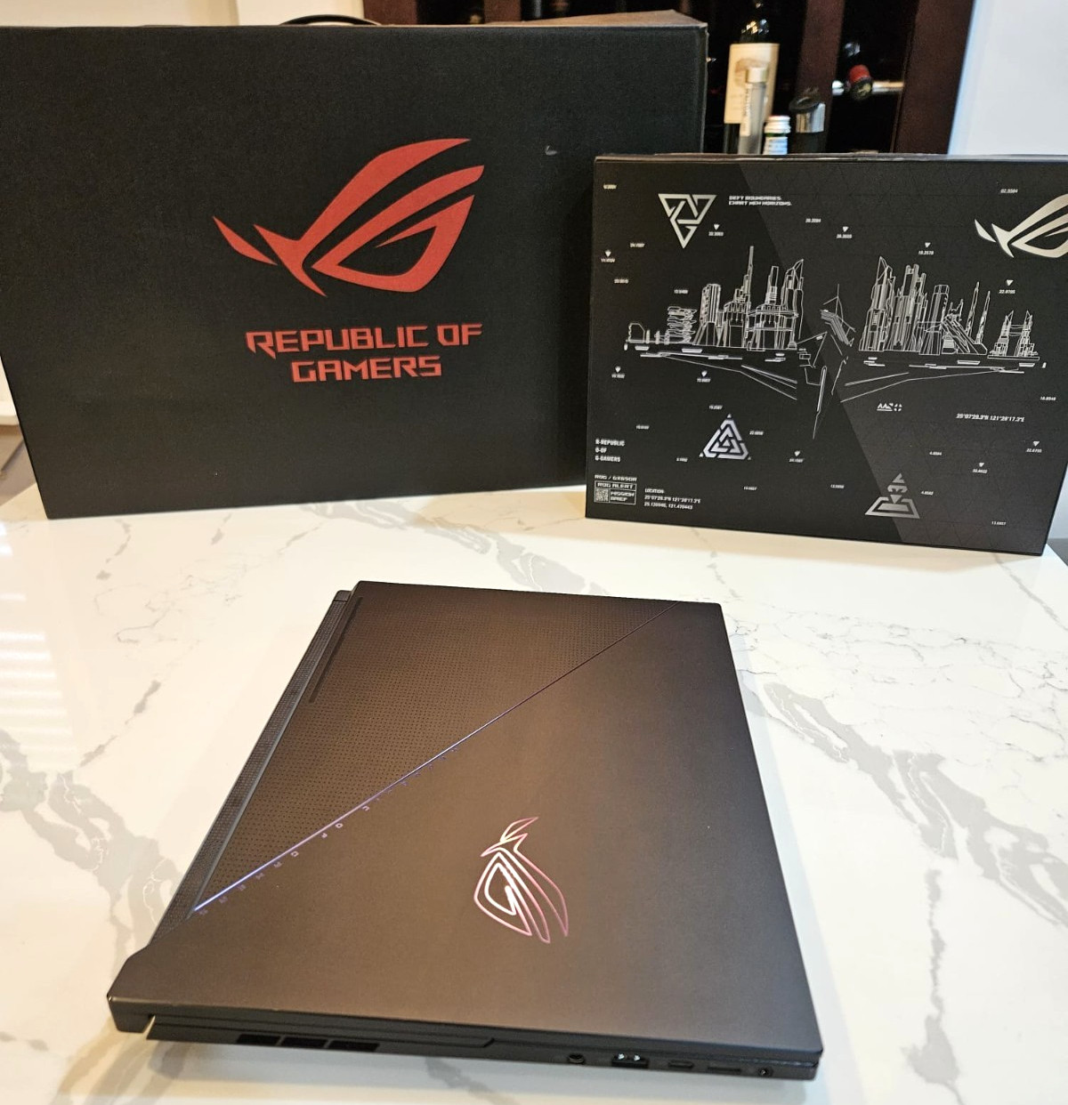 ASUS ROG Zephyrus Duo 16 GX650R | Excellent Condition | Original Box & Accessor