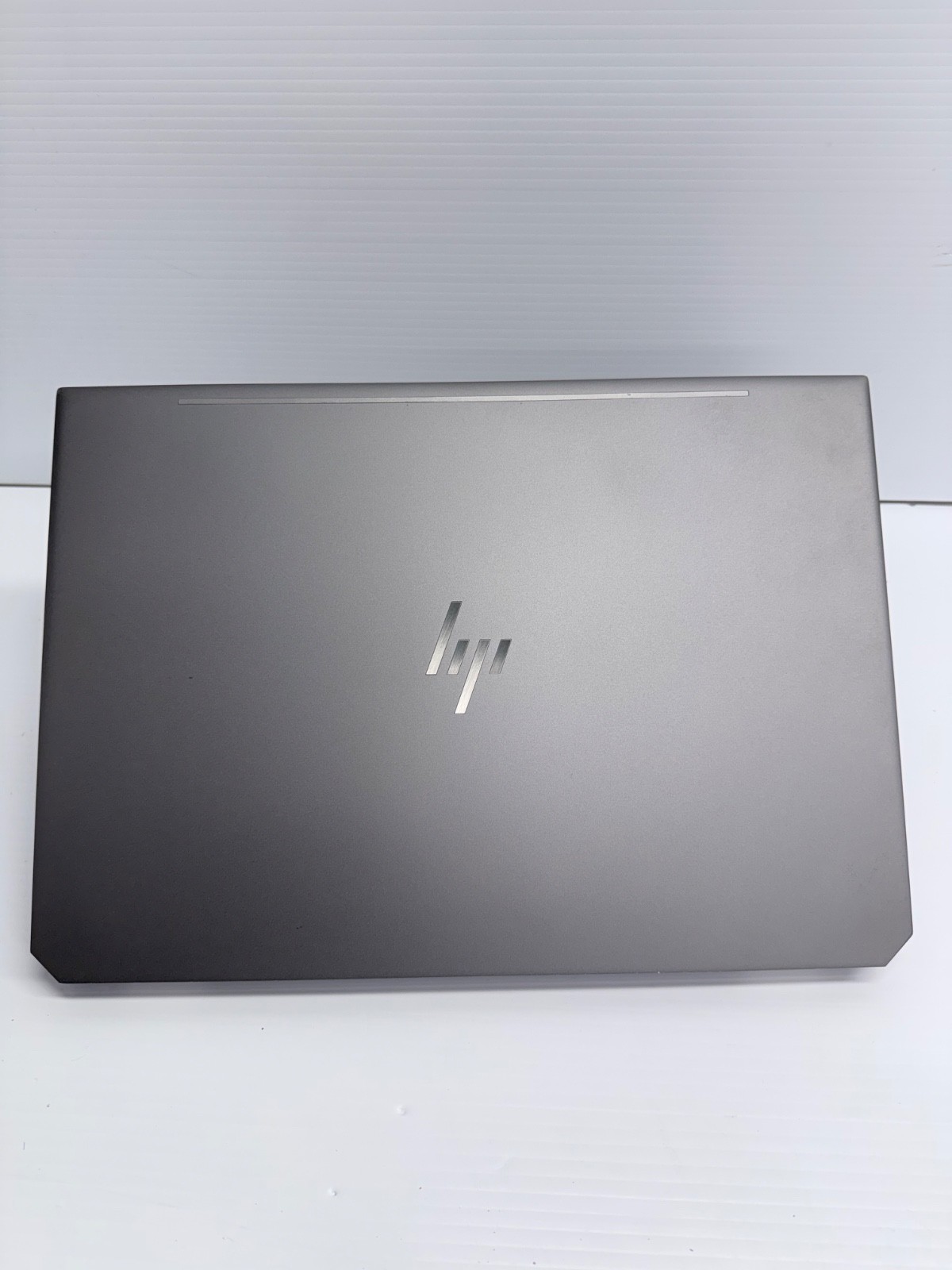 HP ZBook Studio G5 | i7-8850H | 24GB DDR4 | P1000 | 15.6″ l 256 GB SSD