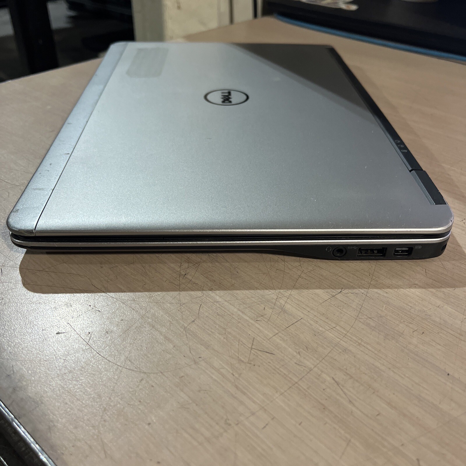 DELL LATITUDE E7240 INTEL CORE I5 8GB RAM NO HD