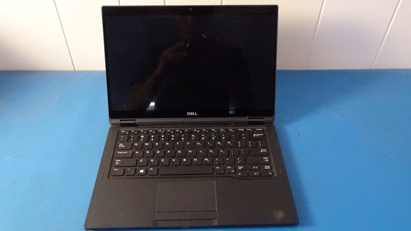 Dell Latitude 7390 2-in-1 Laptop (AS AS)