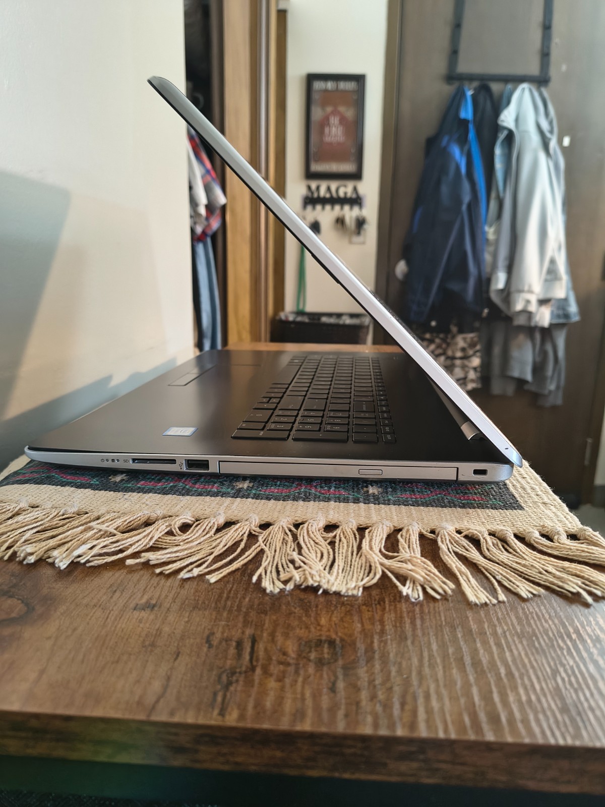 HP Notebook 17-bs004cy Core i3-7100U@2.50GHz 16GB Ram.128GB SSD+2TB HDD Win11Hm