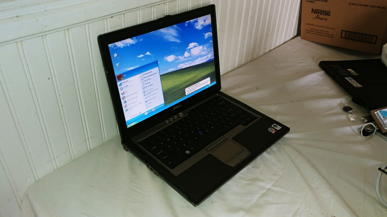 Dell Latitude D620/D630 Retro Laptop Windows XP pro SP3 Serial 320 GB HD 4GB Ram
