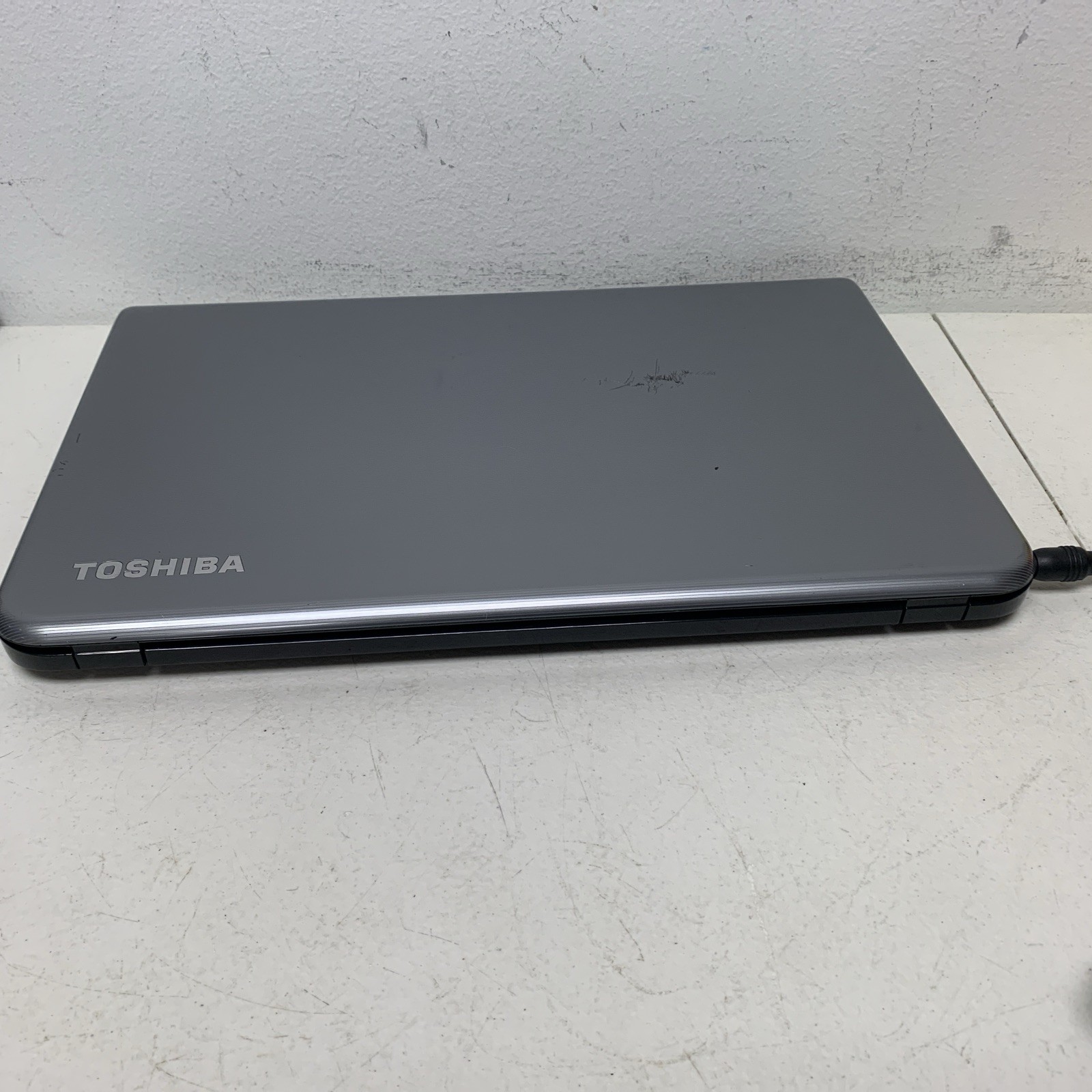 Toshiba Satellite L55-A Core i7-4700MQ 2.40GHz 8GB 1TB Hdd Wind 10h No Batt