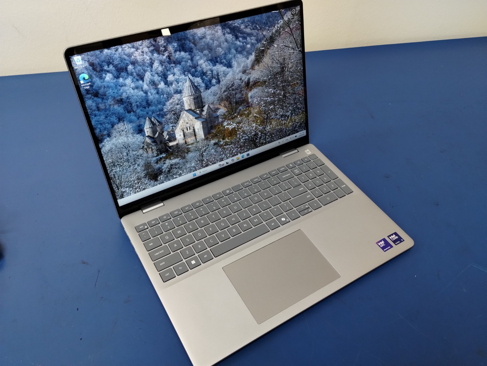 DELL 16 DB16250 VPVXG, Intel Core Ultra 9 288V, 3.30 GHz, 32 GB RAM, 1 TB NVMe