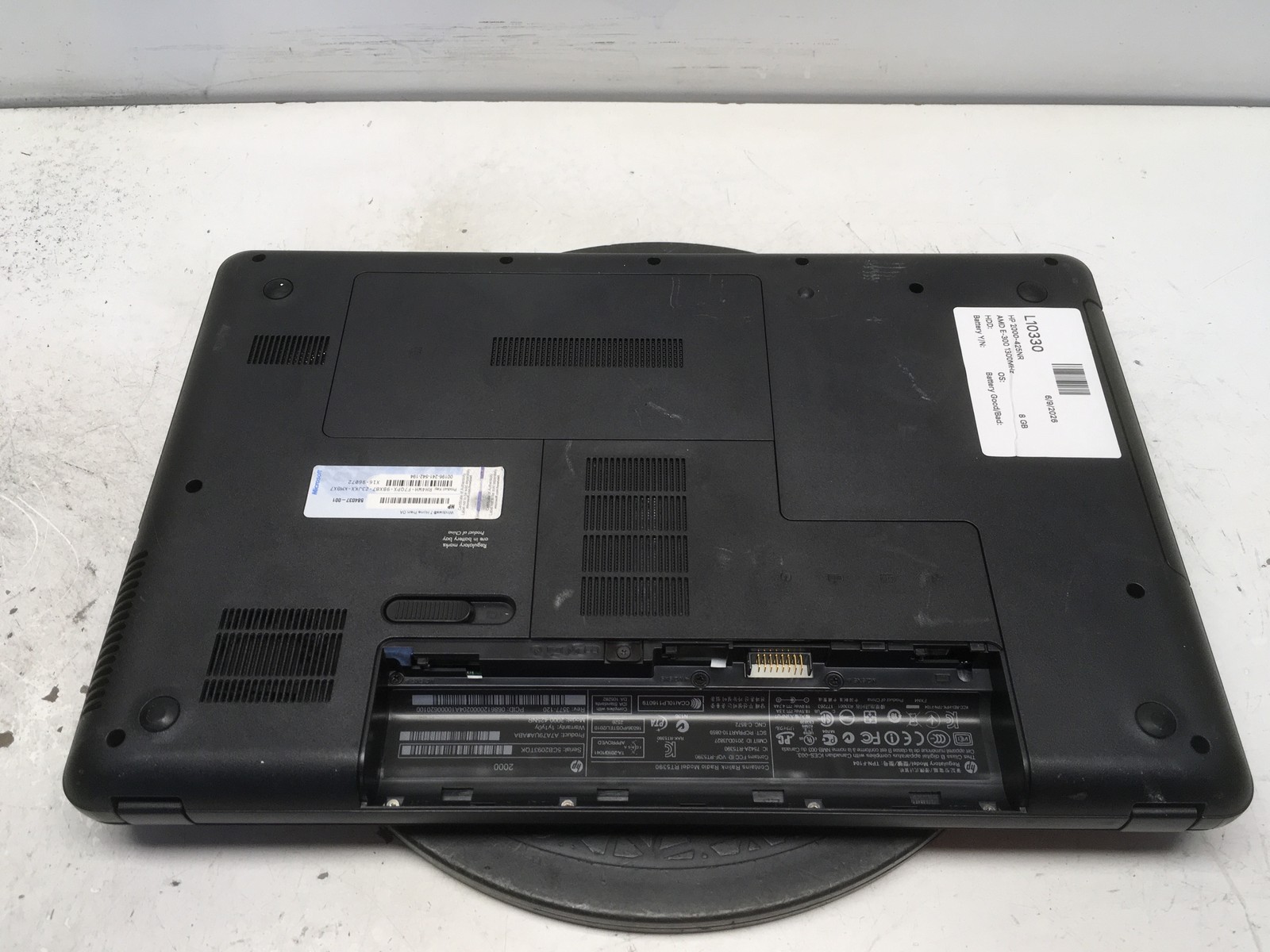 HP 2000-425NR AMD E-300 1300MHz 8 GB NO HDD No Batt