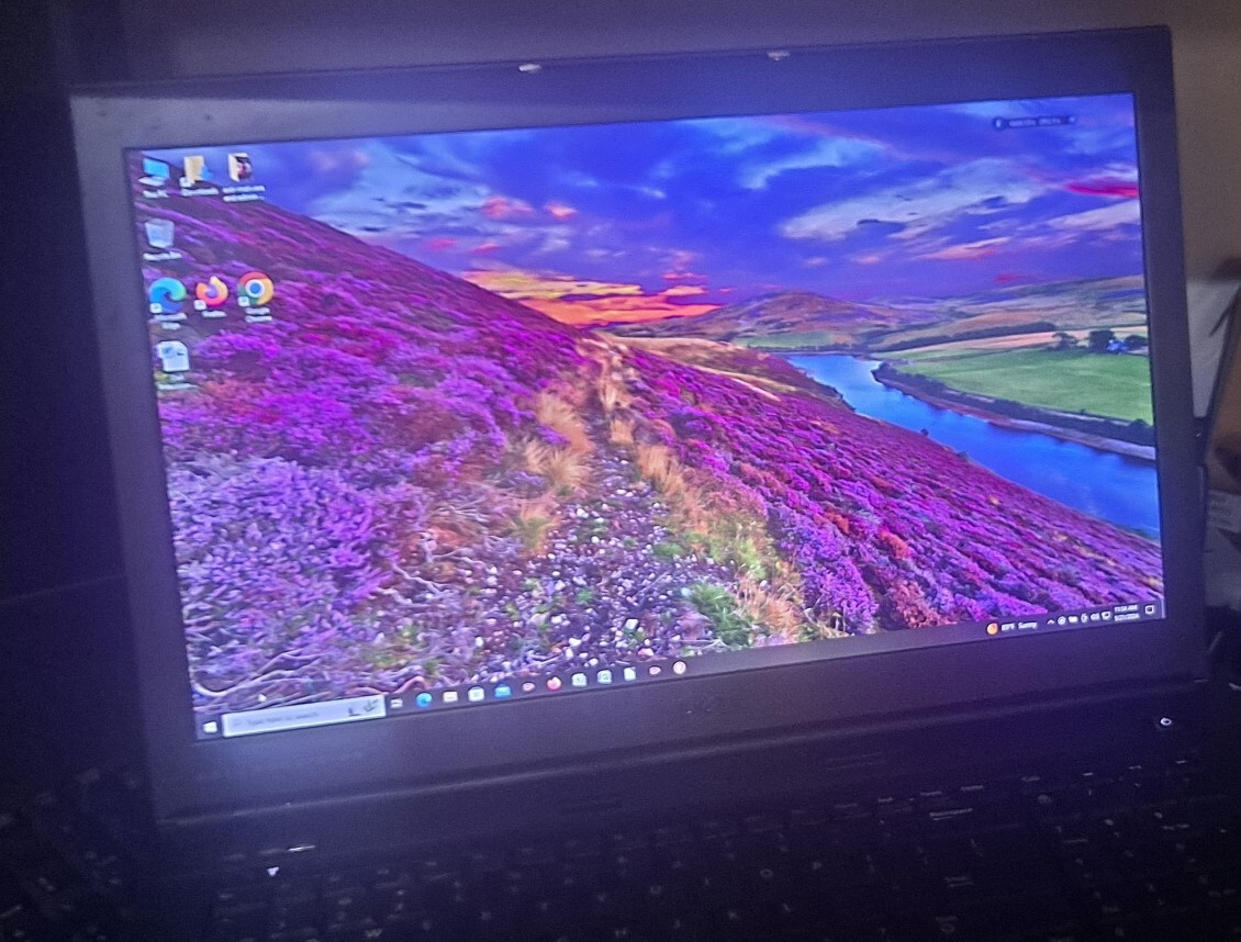 Dell M6600 17.3” laptop i5-2520 @2.5 gHz 256gb SSD+320gb HDD 16gb of memory
