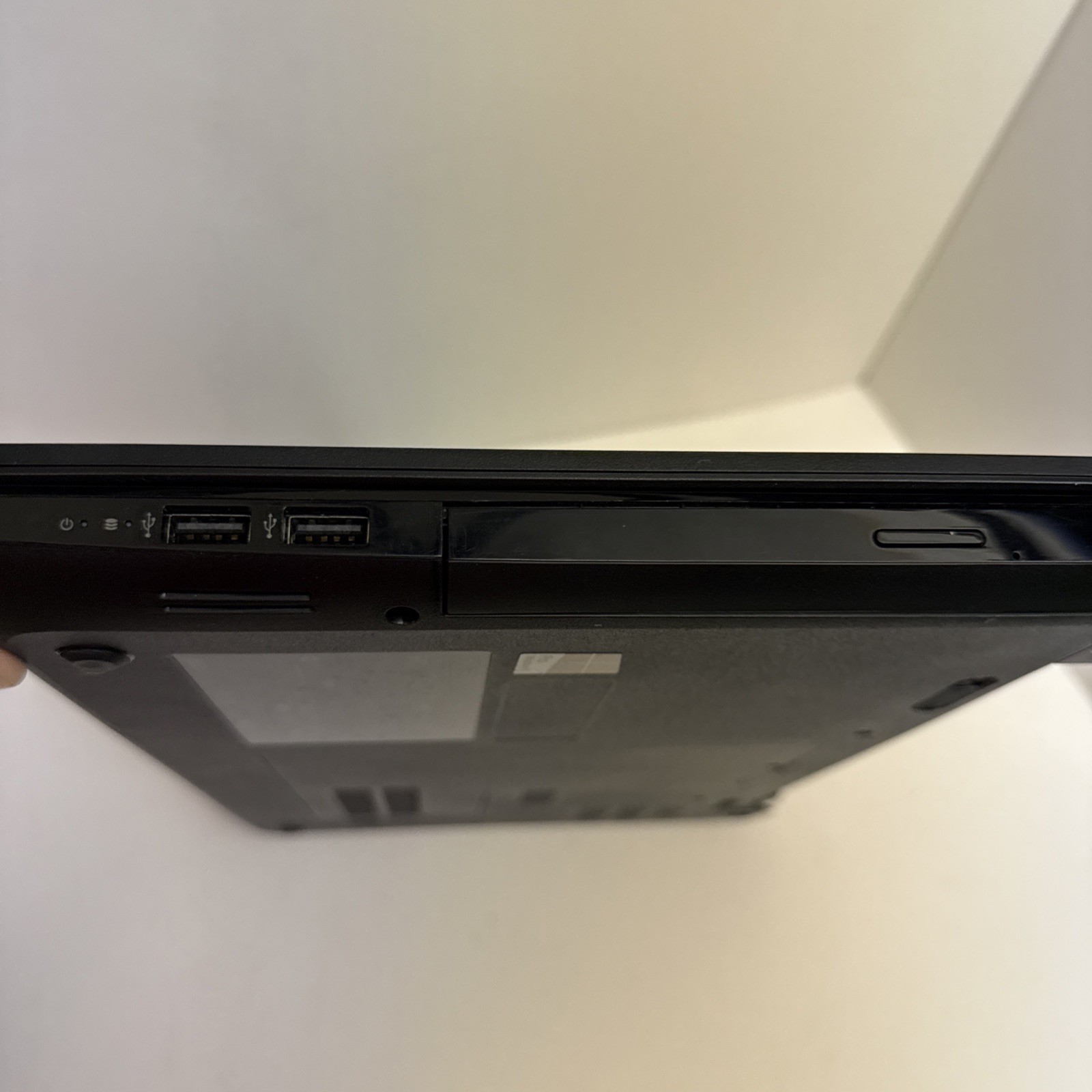 HP 255 Laptop AMD A4 4gb Radeon R2 15.6″ win 10 250GB HDD – No Battery – As Is