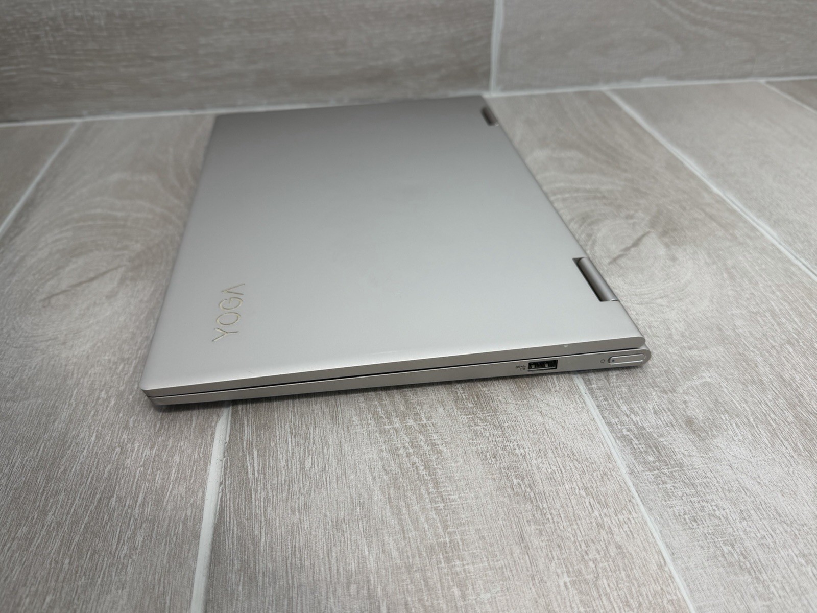 Lenovo Yoga C740-14IML 14″ Touch Laptop Core i5-10210U 8GB RAM 256GB NVMe SSD
