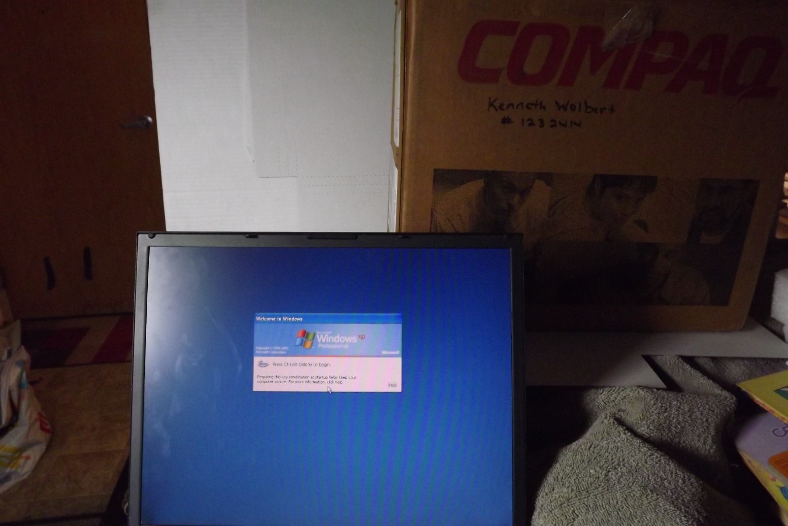 Compaq Evo N600c 15″ Laptop Windows XP + Charger = Original SHIPPING Box