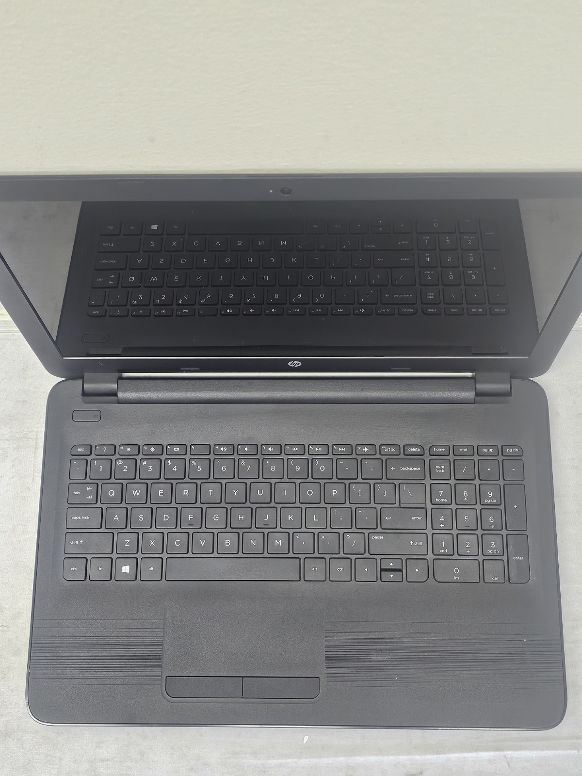 HP 15-ba018wm Laptop – AMD E2-7110 – 4GB RAM – 500GB HDD – Screws Gone – Win 10