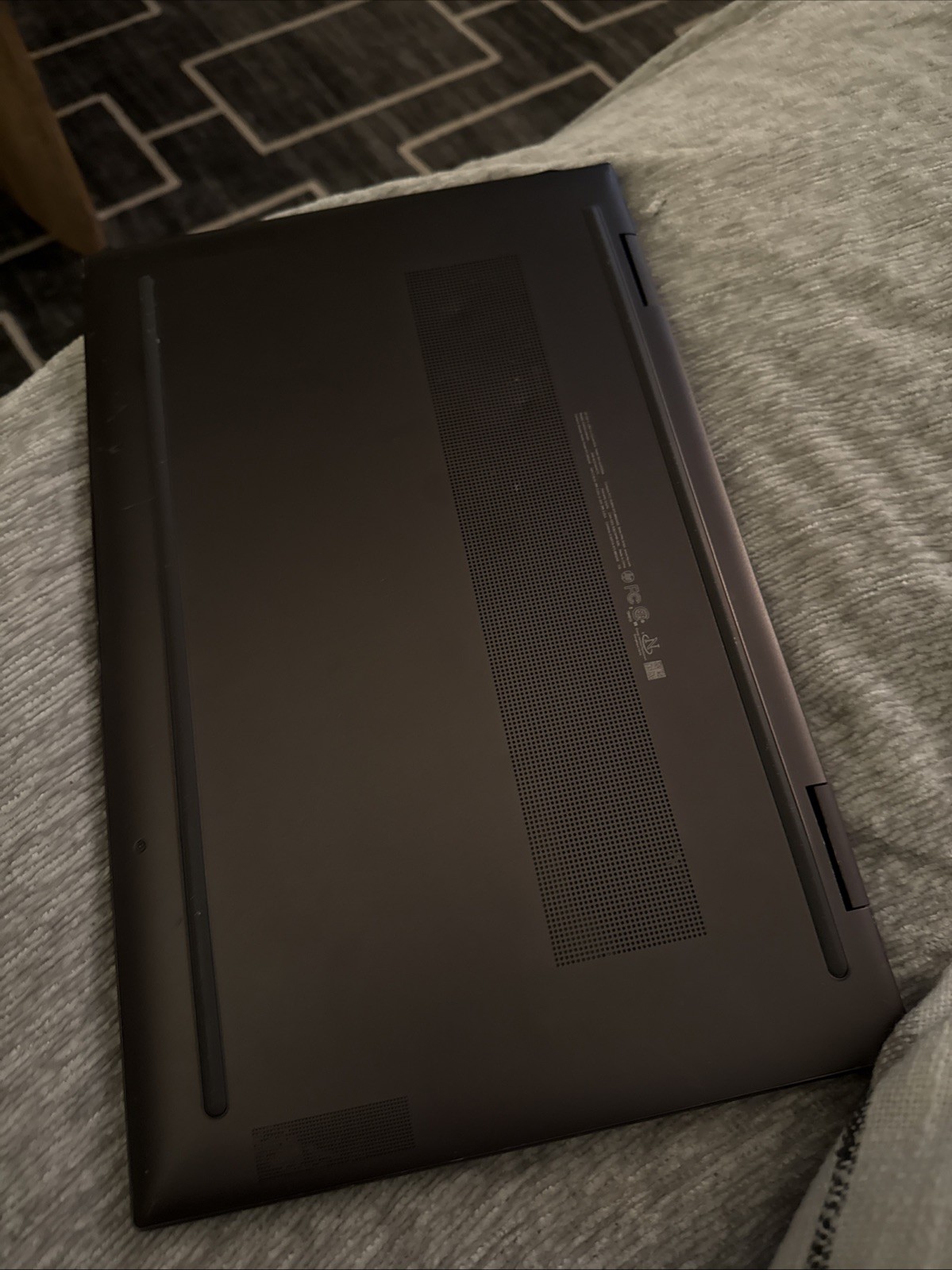 HP ENVY x360 15.6″ (256GB SSD, AMD Ryzen 5, 4.30 GHz, 8GB) Laptop – Black