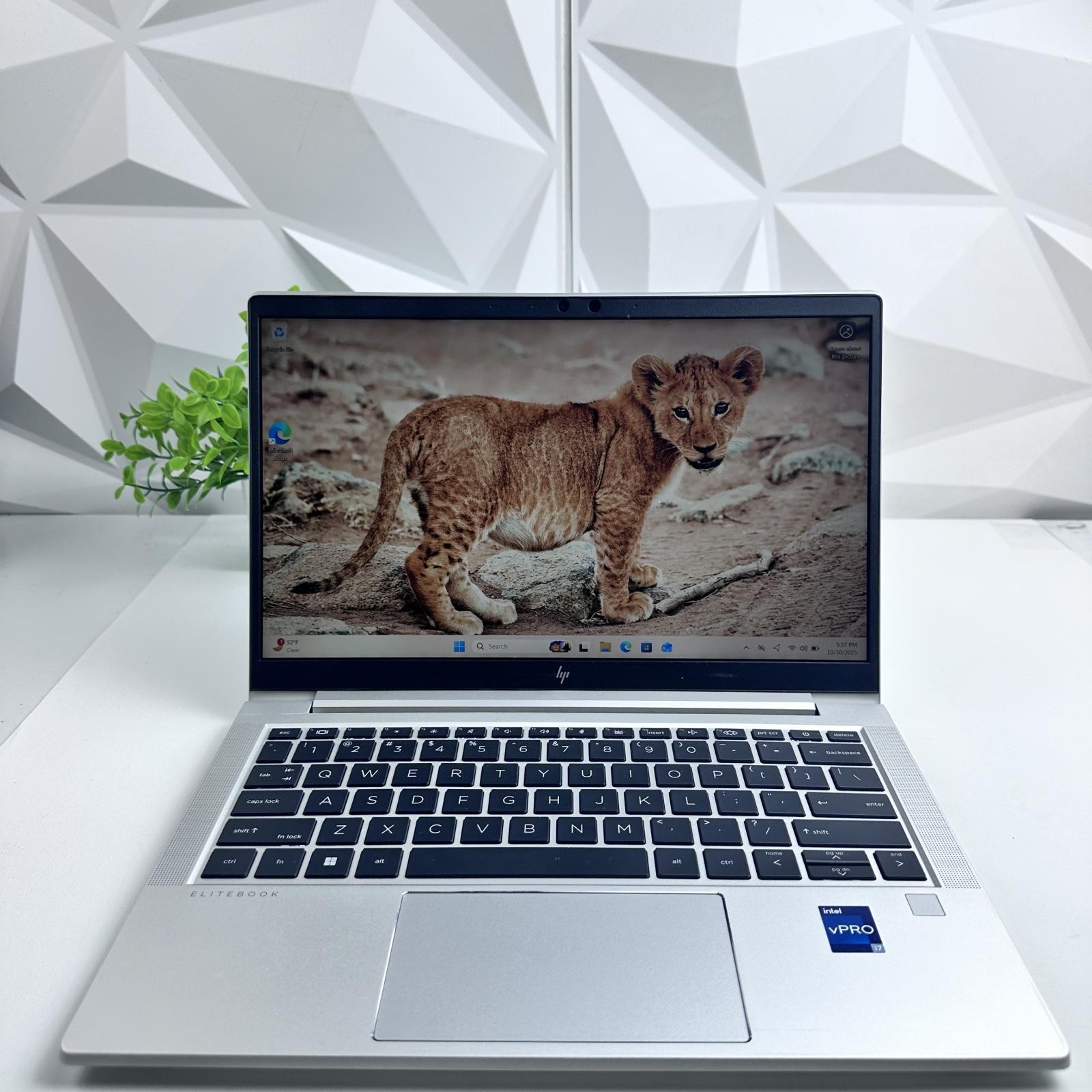 HP EliteBook 630 G10 Laptop, 13.3″ FHD, i7-1365U, 32GB, 512GB SSD *Pls READ*