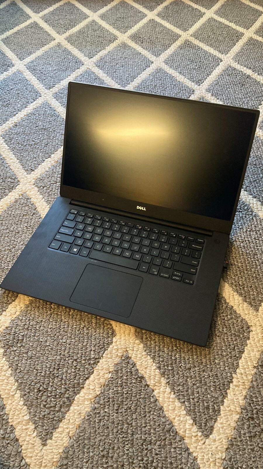 Dell Precision 5520 Intel Core i7-7820HQ 16GB RAM 256 GB SSD NVIDIA M1200