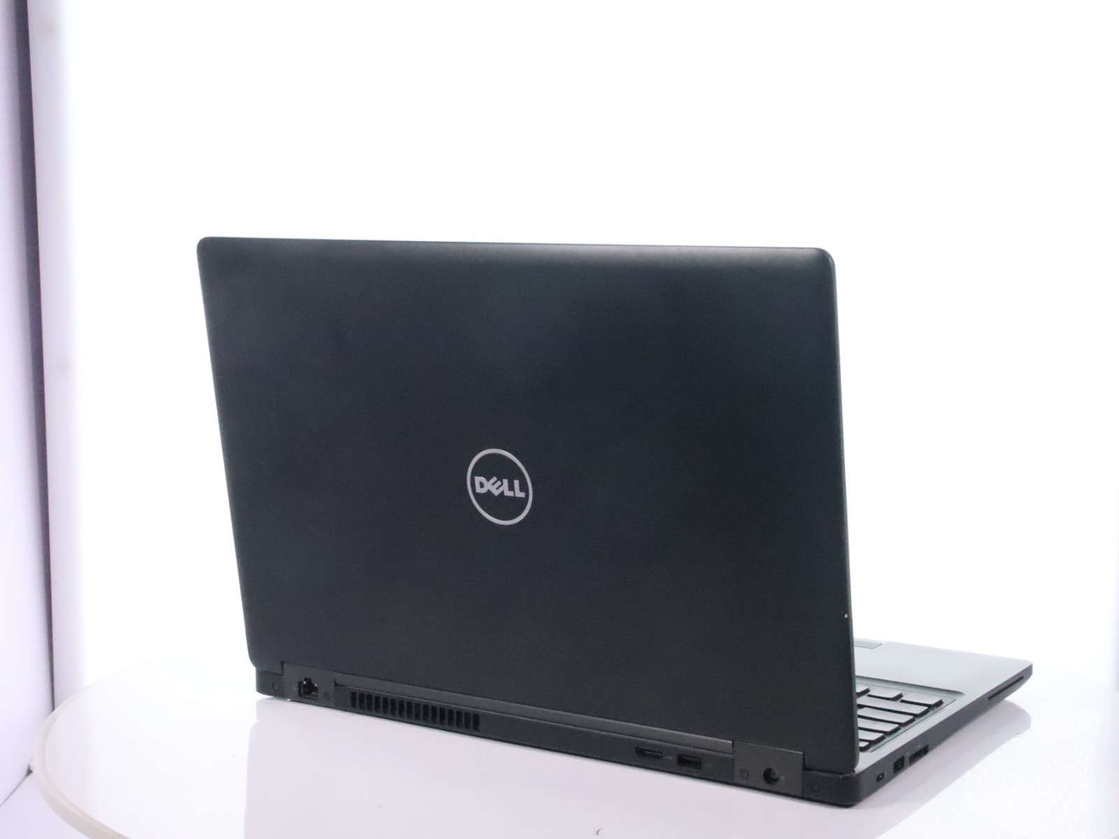 Dell Latitude 5580 Core i7-7820HQ 2.9GHz 16GB RAM 256GB SSD W11Pro w/ AC Adapter