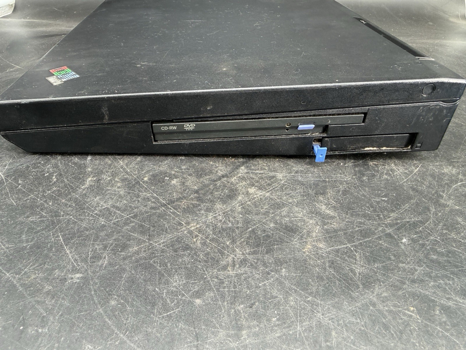 VINTAGE IBM ThinkPad G40 15.1” WinXPpro, 256Mb, 20GB, CD, Charger, Powers On