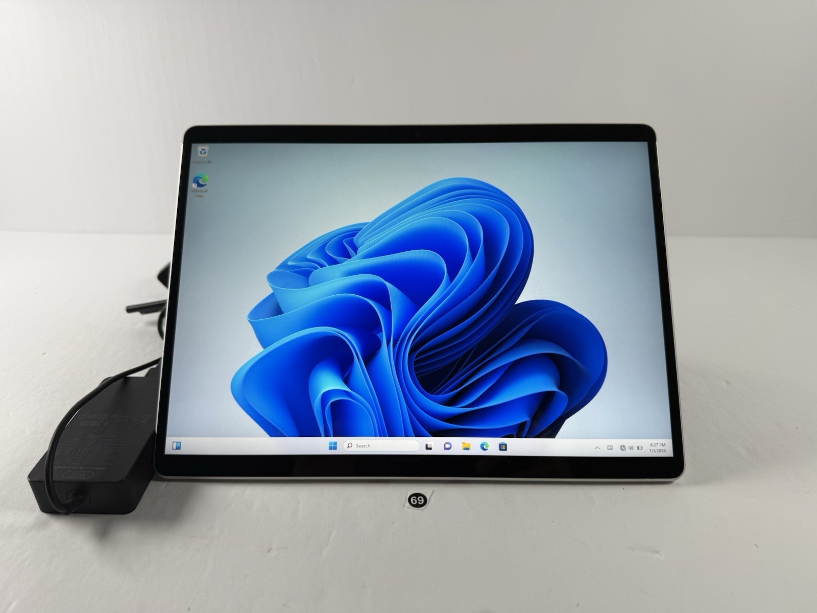 Microsoft Surface Pro 8 (1982) i5-1145G7 – 16GB RAM – 256GB 120Hz – Win 11 Pro