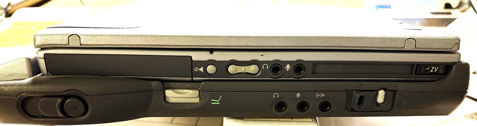 Vintage HP OmniBook 500 Mini Notebook Laptop P III 700MHz 16gb HDD Windows XP 2