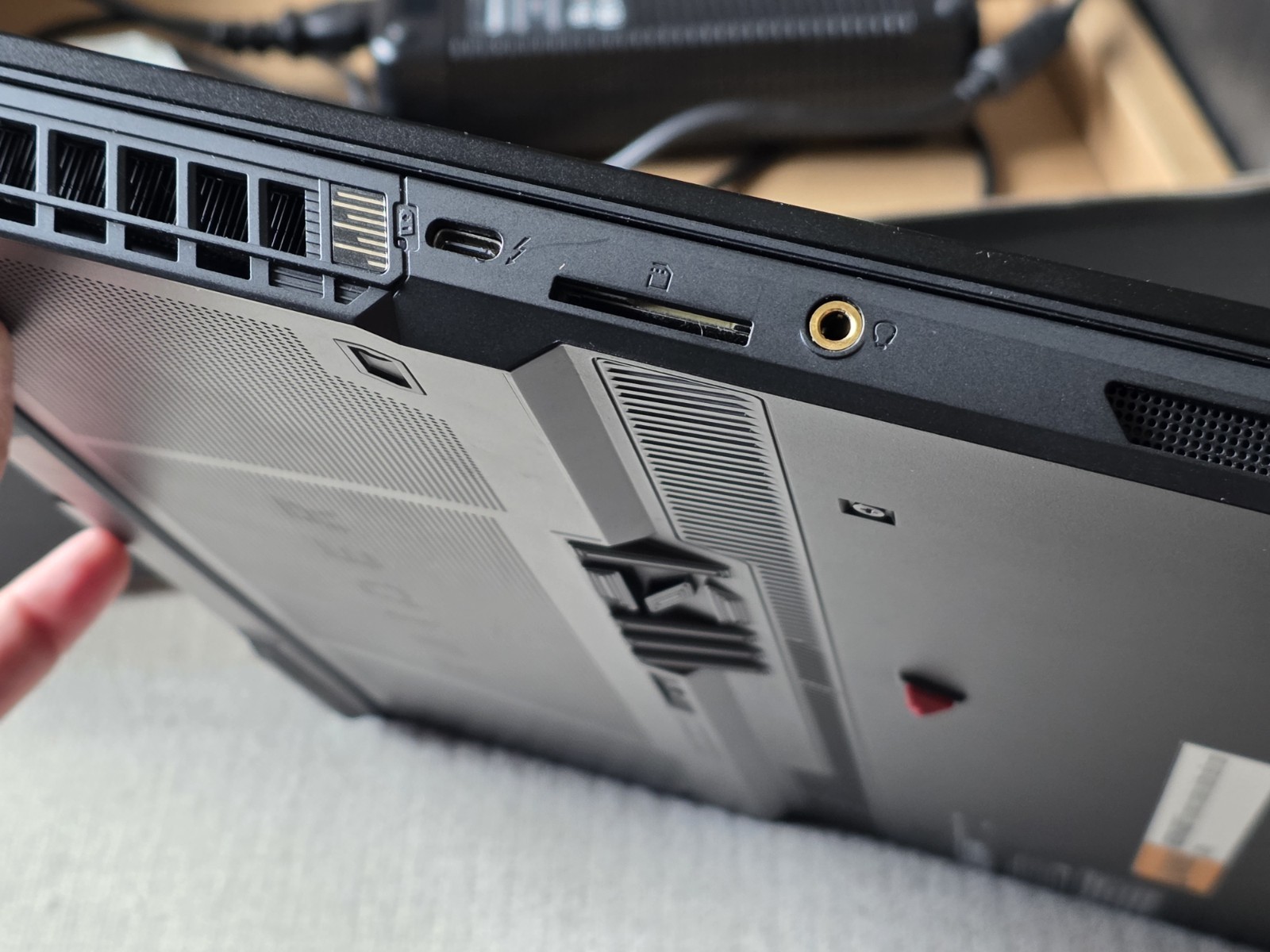 MSI Raider GE78HX 17″ QHD+ 240 Hz Gaming Laptop i9-14900HX RTX 4070 32GB RAM 1TB