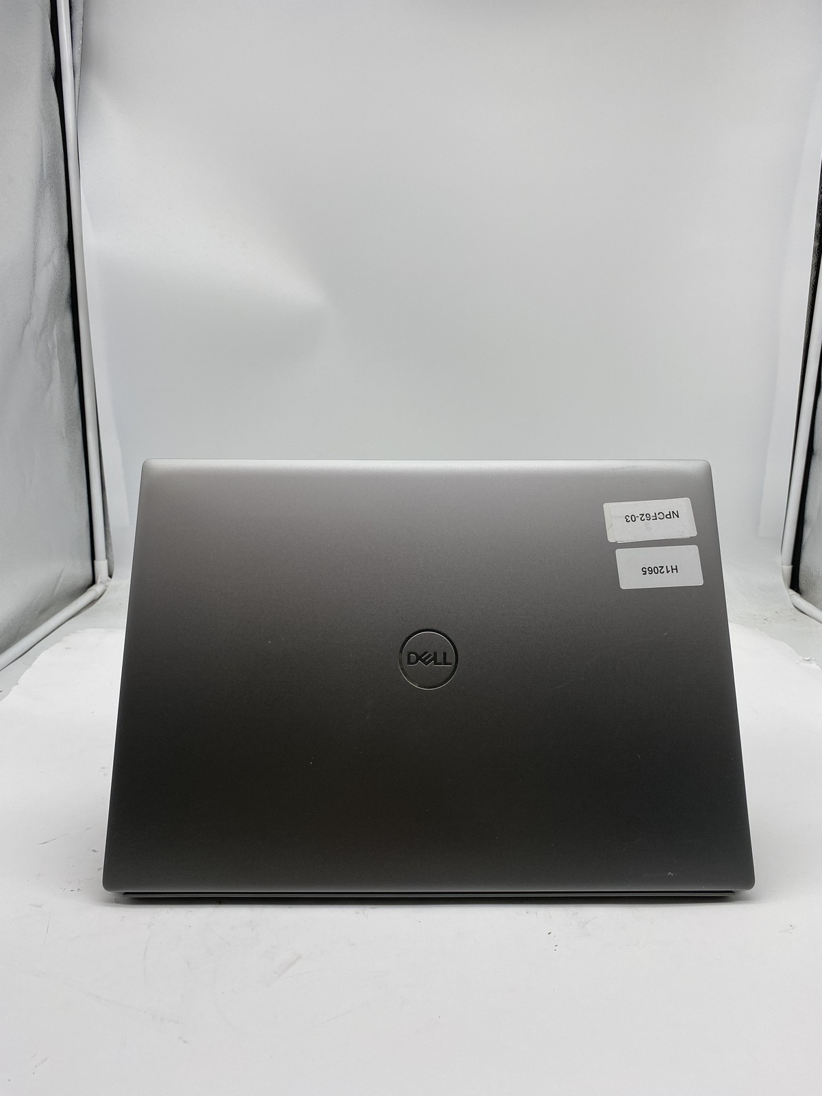 Dell Vostro 5620 Laptop Intel Core i7 1260P 2.1GHz 16GB RAM 512GB SSD W11P