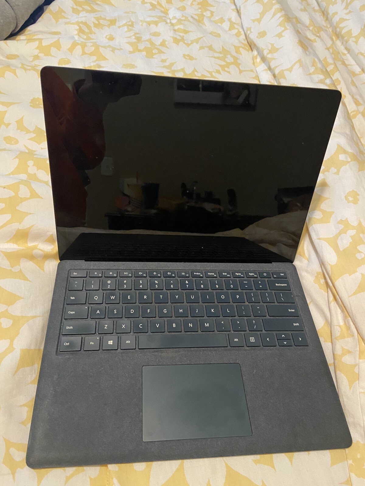 Microsoft Surface Pro X 13″ (256GB SSD, Microsoft SQ1, 3.00 GHz, 16 GB)…