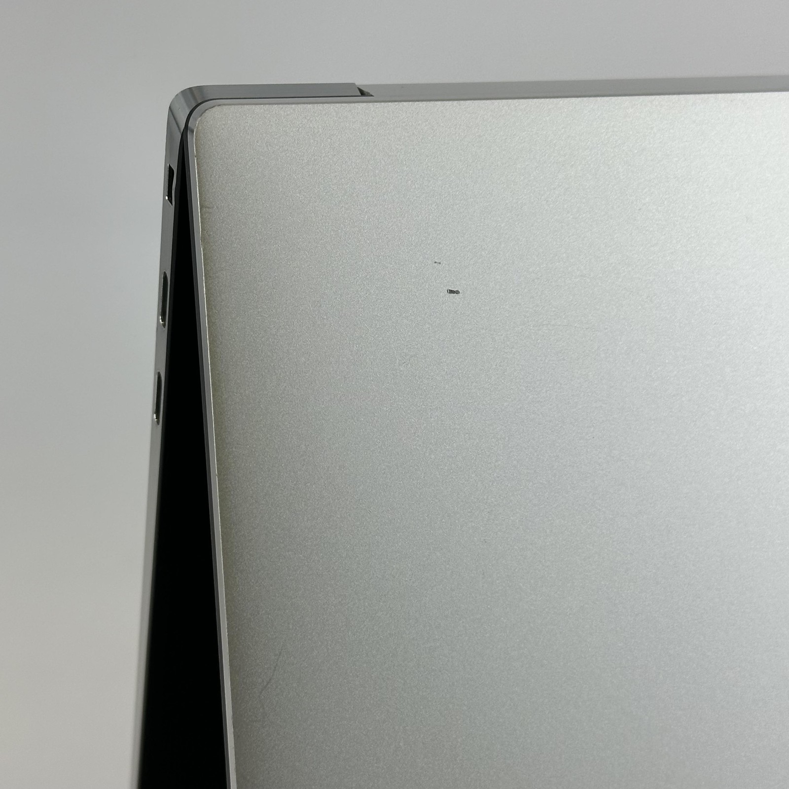 Dell XPS 15 9520 Silver FHD+ 2.3 GHz i7-12700H 32GB 1TB SSD RTX 3050 Good