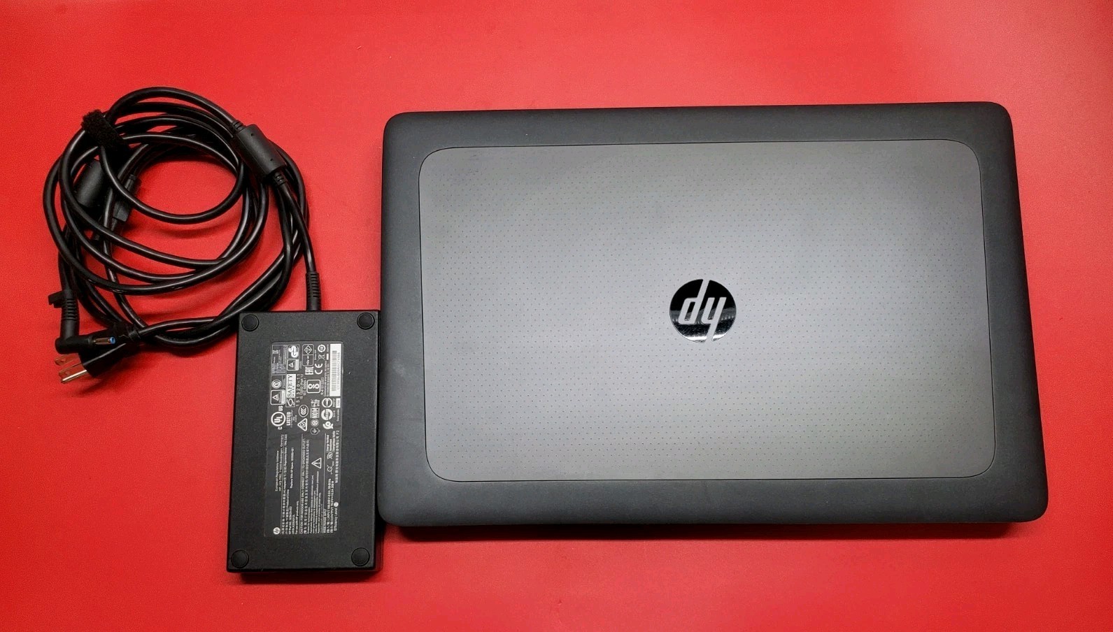 HP ZBook 17 G3 Xeon E3-1535M v5 16GB 512GB SSD + 1TB HDD Win 11 Pro Workstation