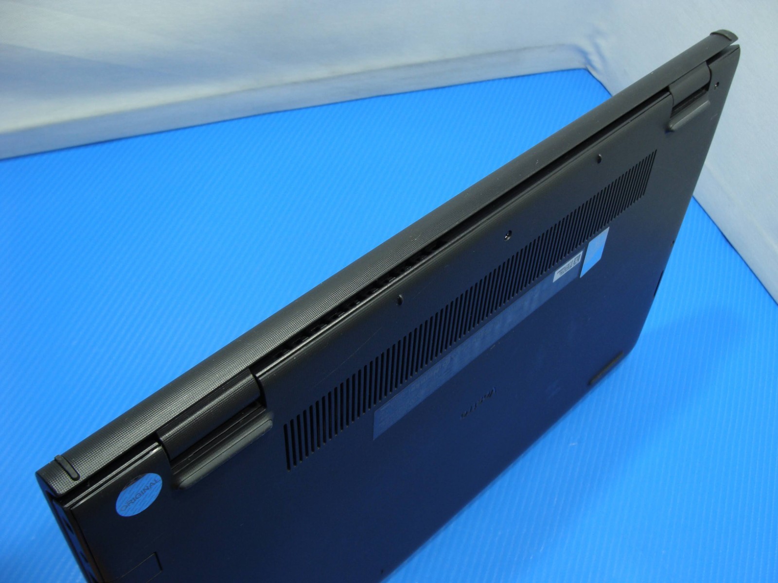 Dell Vostro 15 3510 15.6″ FHD Core i7-1165G7 2.8GHz 16GB 512GB SSD W11P +Charger