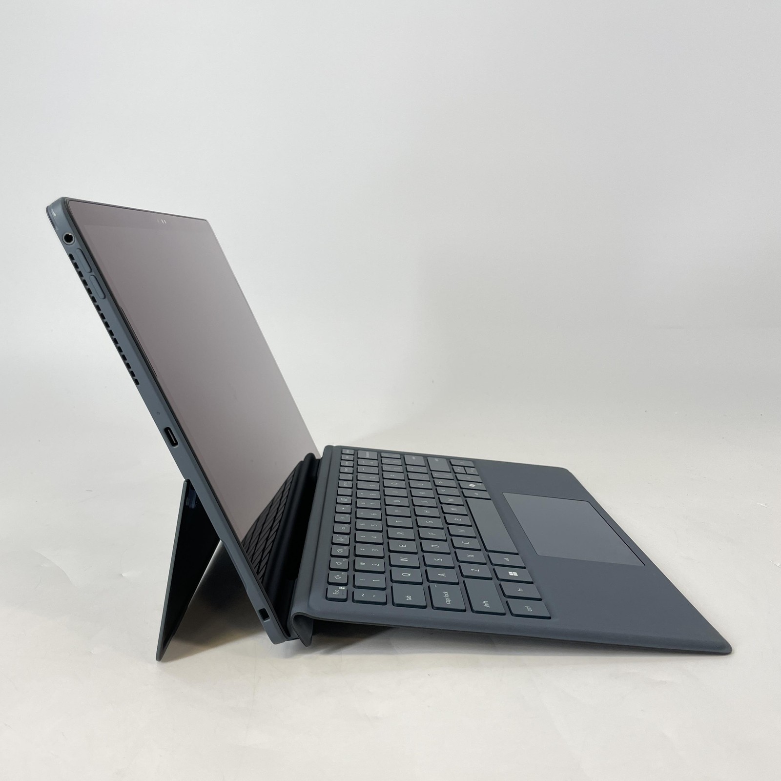Dell Latitude 7350 (Detachable) 13.3 QHD+ TOUCH 3.8GHz Ultra 7 164U 32GB 256GB