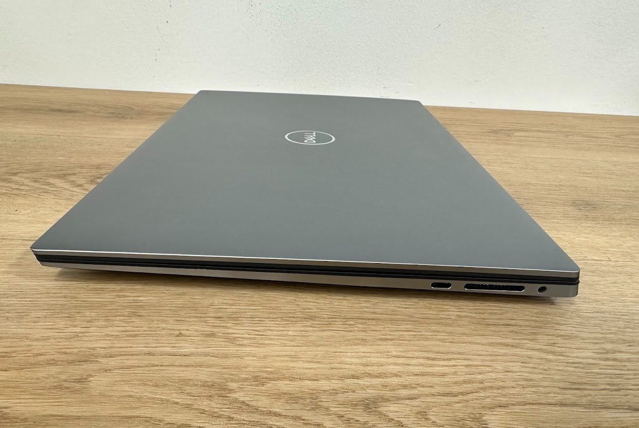 Dell Precision 5560 Core i9 11950H, 32GB DDR4 3200MHz, RTX A2000, 512GB SSD 2021