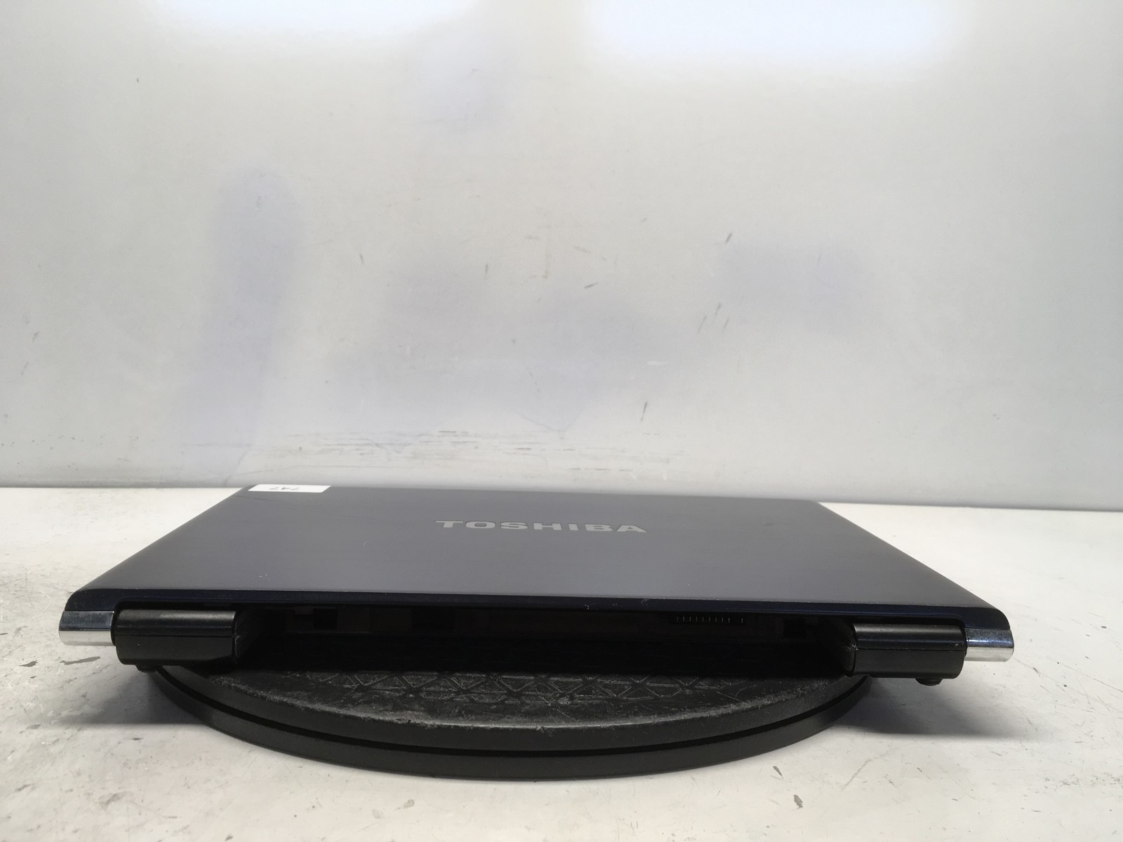 Toshiba Satellite Portege R705-P25 Intel i3-M350 2.27GHz 4 GB NO HDD No Batt
