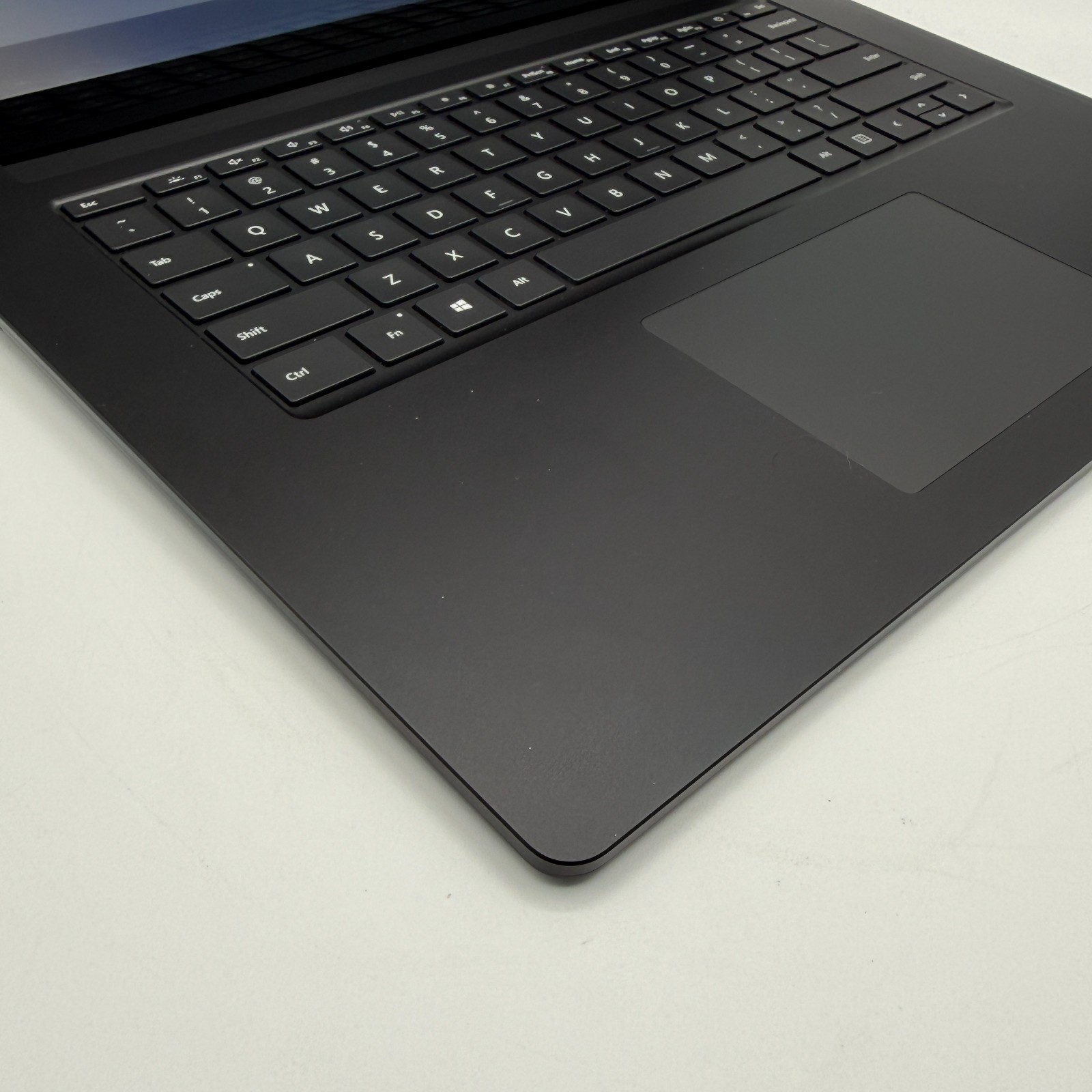 Microsoft Surface Laptop 3 15″ i7-1065G7 32GB RAM 1TB SSD Winвdows 11 Pro Black