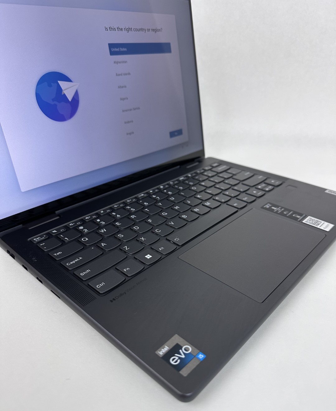 Lenovo Yoga 7 14IAL7 14″ 2.2K Touch i5-1235U 8GB 512GB SSD W11H 2in1 Laptop