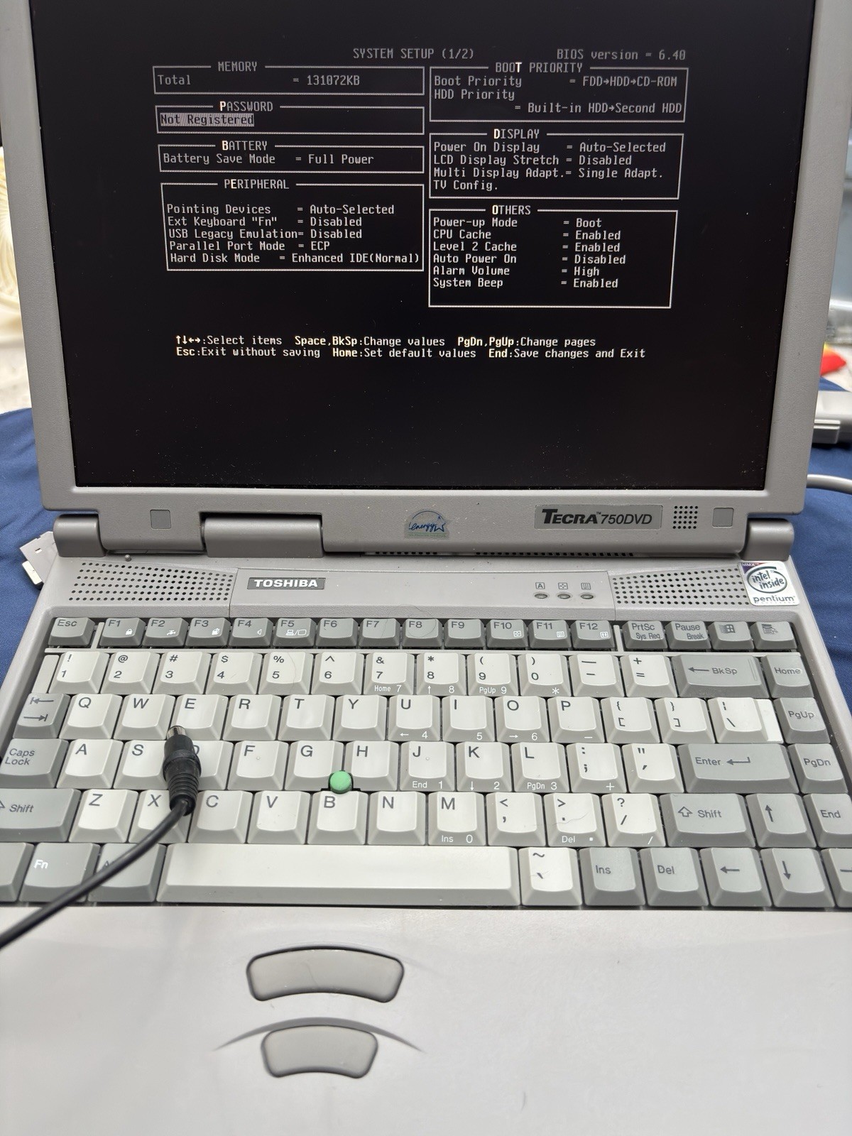 Toshiba Tecra 750DVD Pentium 500MHz 128MB RAM 5.1GB HDD, NO OS, Toshiba WebCam