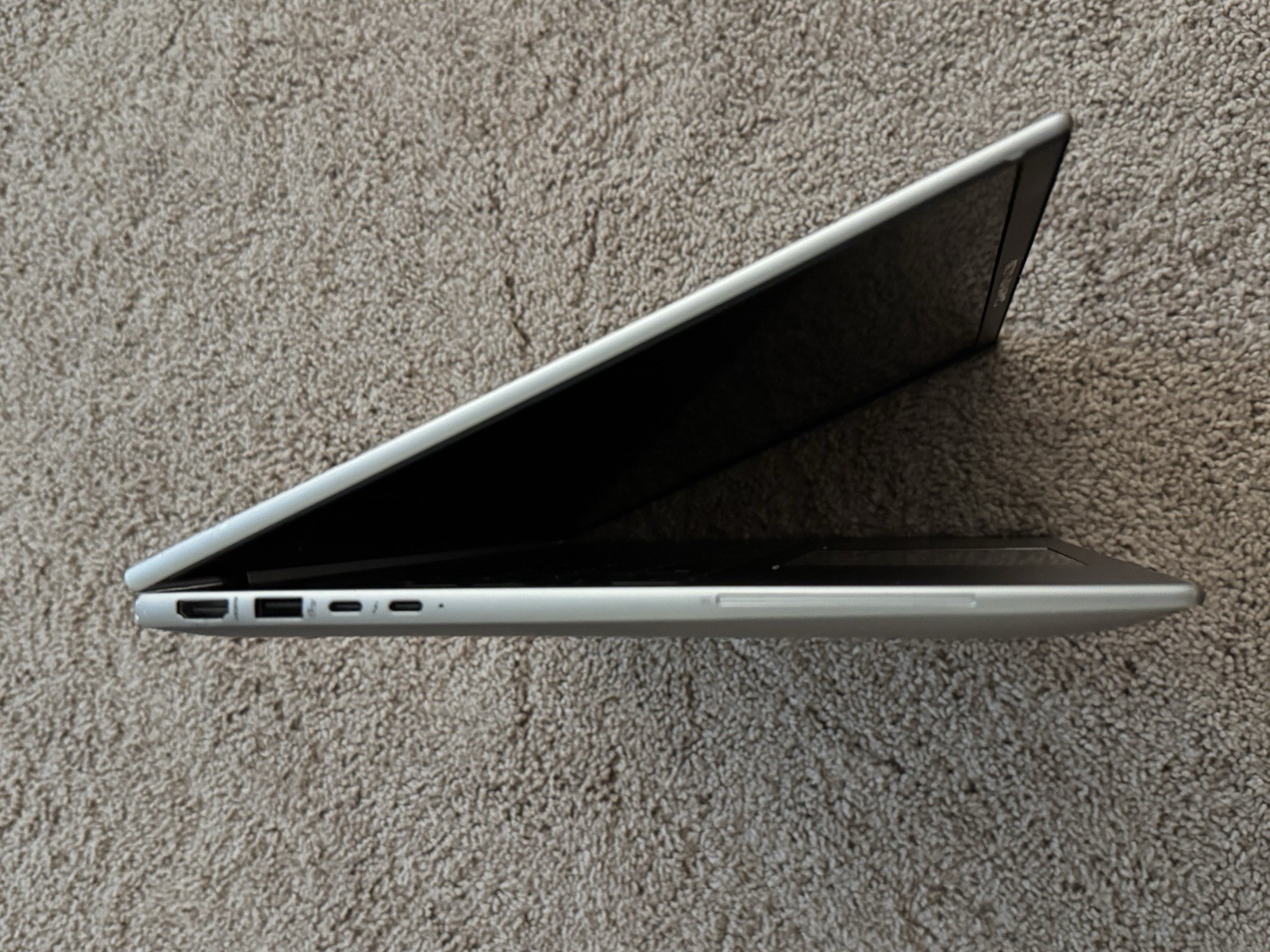 HP ZBook Firefly 16 G11 FHD+ 1.4 GHz Ultra 7 165H 16GB 256GB SSD Backlight-great