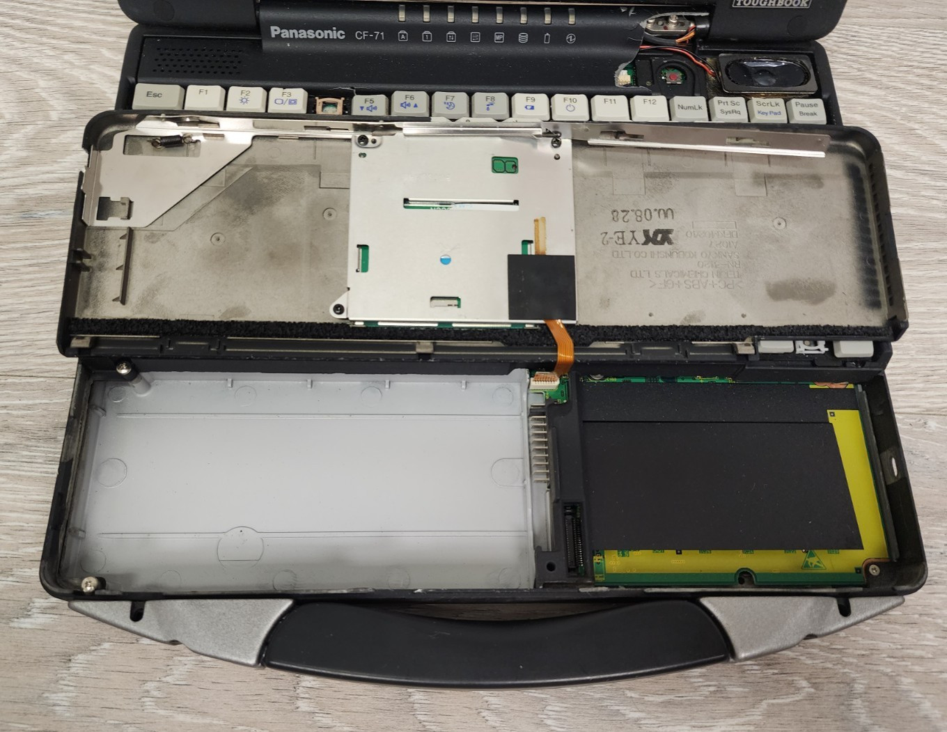 Panasonic Toughbook CF-71 Laptop PC Intel Pentium III NO HDD AS IS READ #H