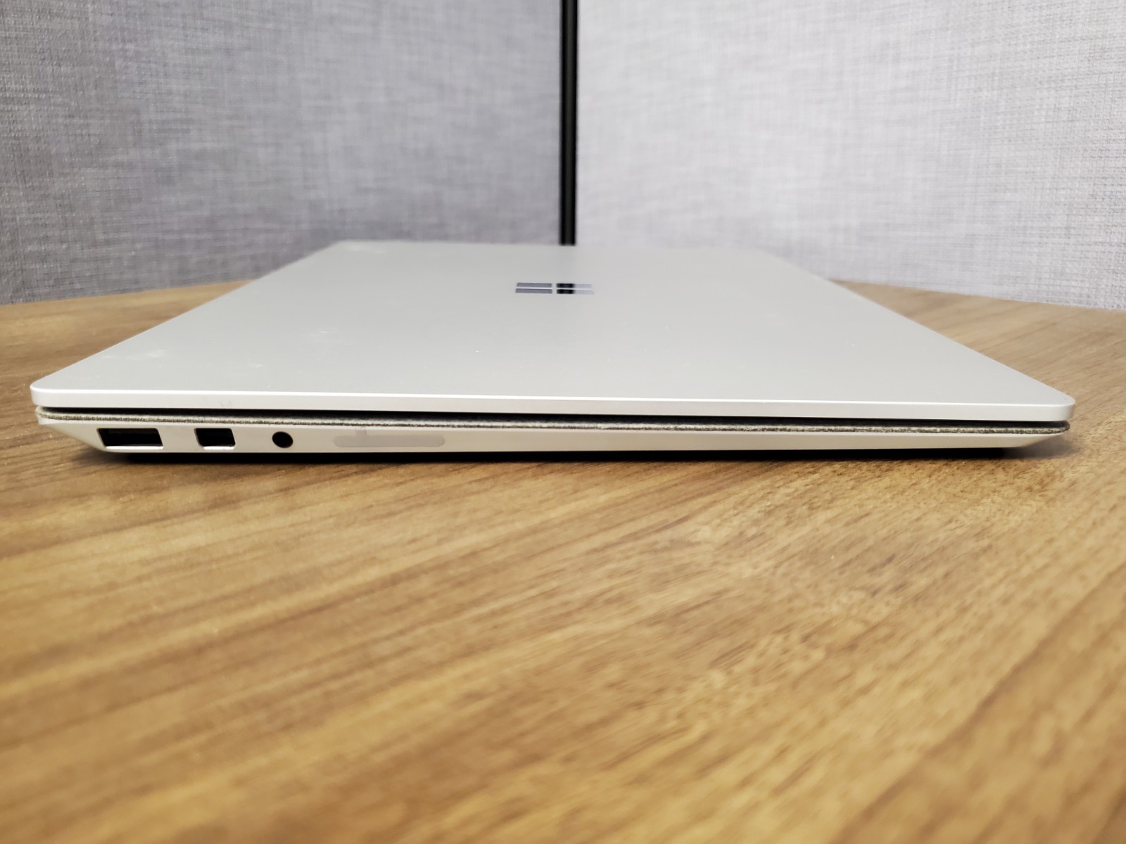 Microsoft Surface Laptop 2 | i5-8350U | 8GB RAM | 128GB SSD | Win11 Pro | Silver