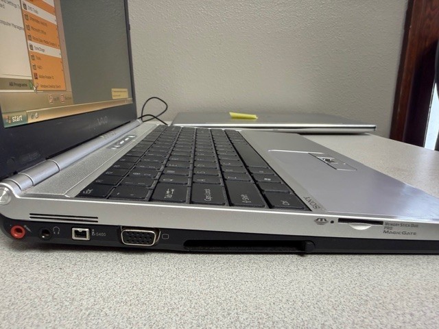 Vintage Sony VAIO Laptop PCG-6J2L Intel Core Duo T2400 Windows XP All Original