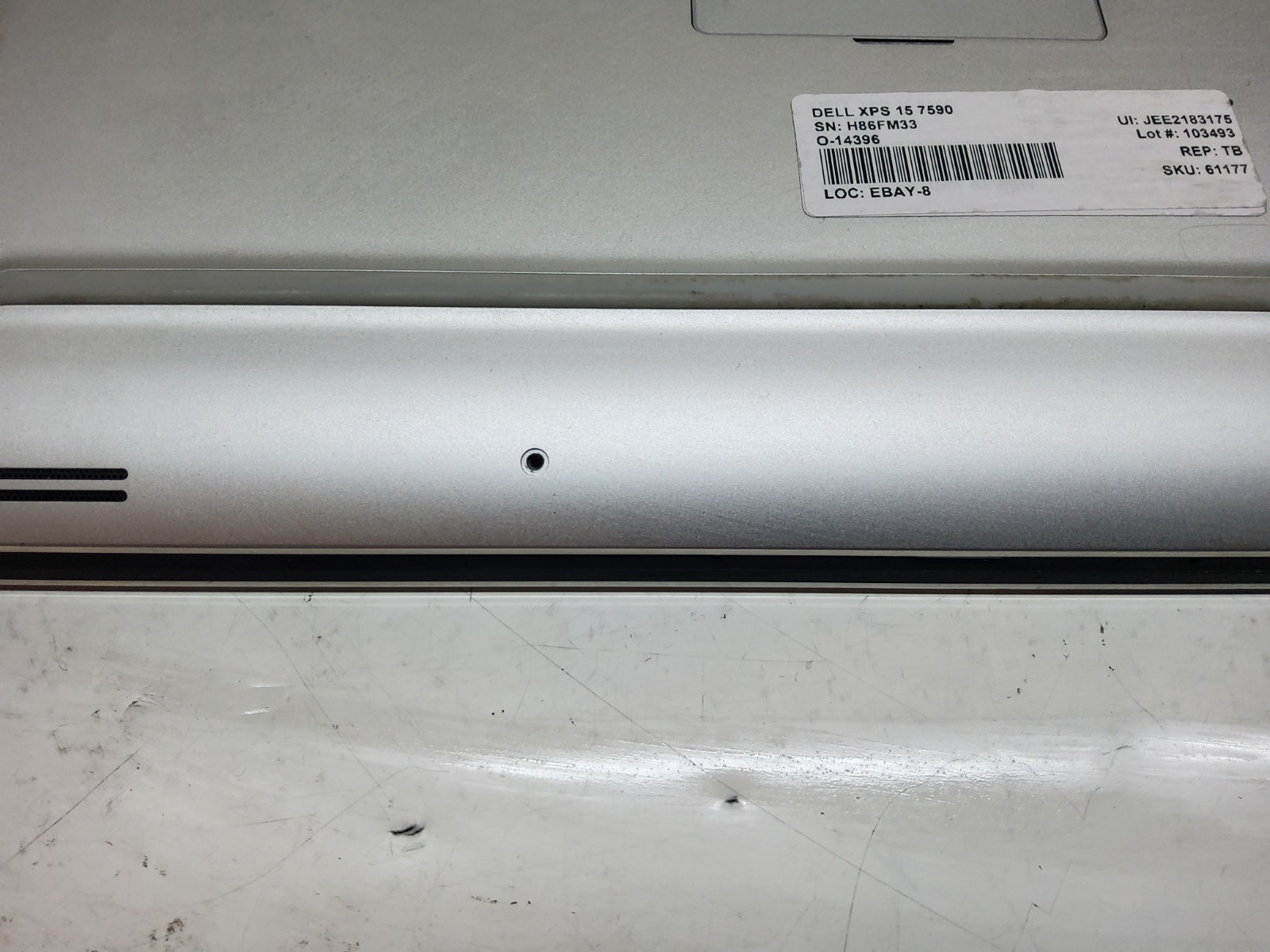 Dell XPS 15 7590 Core i7-9750H @ 2.60GHz 16GB RAM NO DRIVE/OS MISSING SCREWS