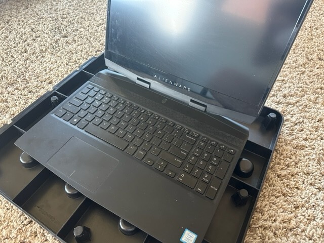 Alienware M15 R1 15.6″ 8GB DDR4 Intel Core i7 8750H.