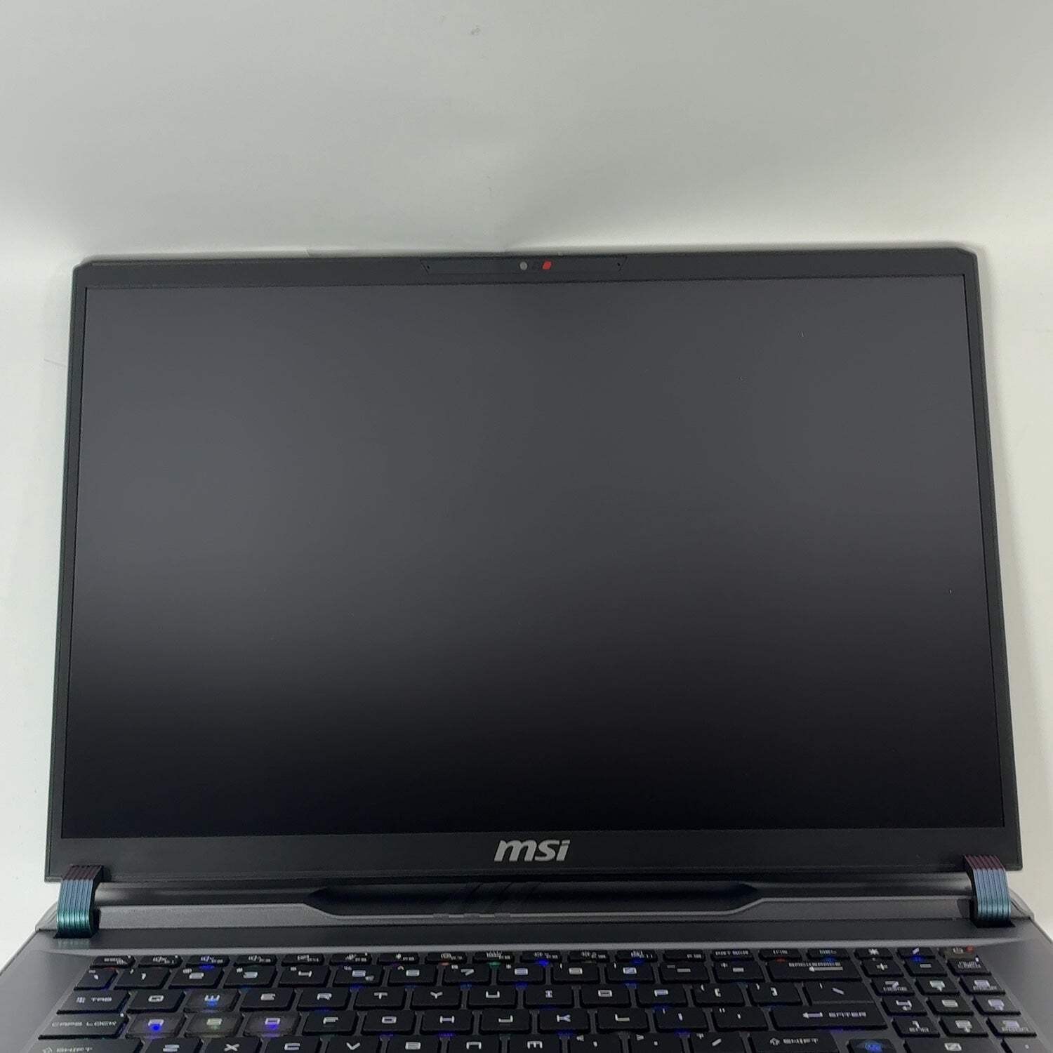 MSI Vector 17 HX A14VGG 17″ i9-14900HX 2.2GHz 32GB RAM 1TB SSD GeForce RTX 4070