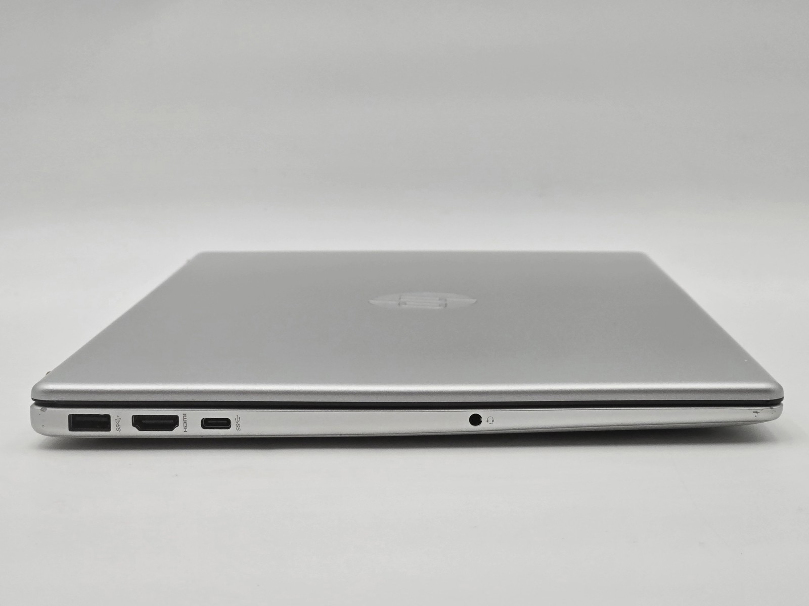 HP Laptop 15-fc0245dx 15″ HD Touch RYZEN 5 7520U 256GB SSD 16GB W11