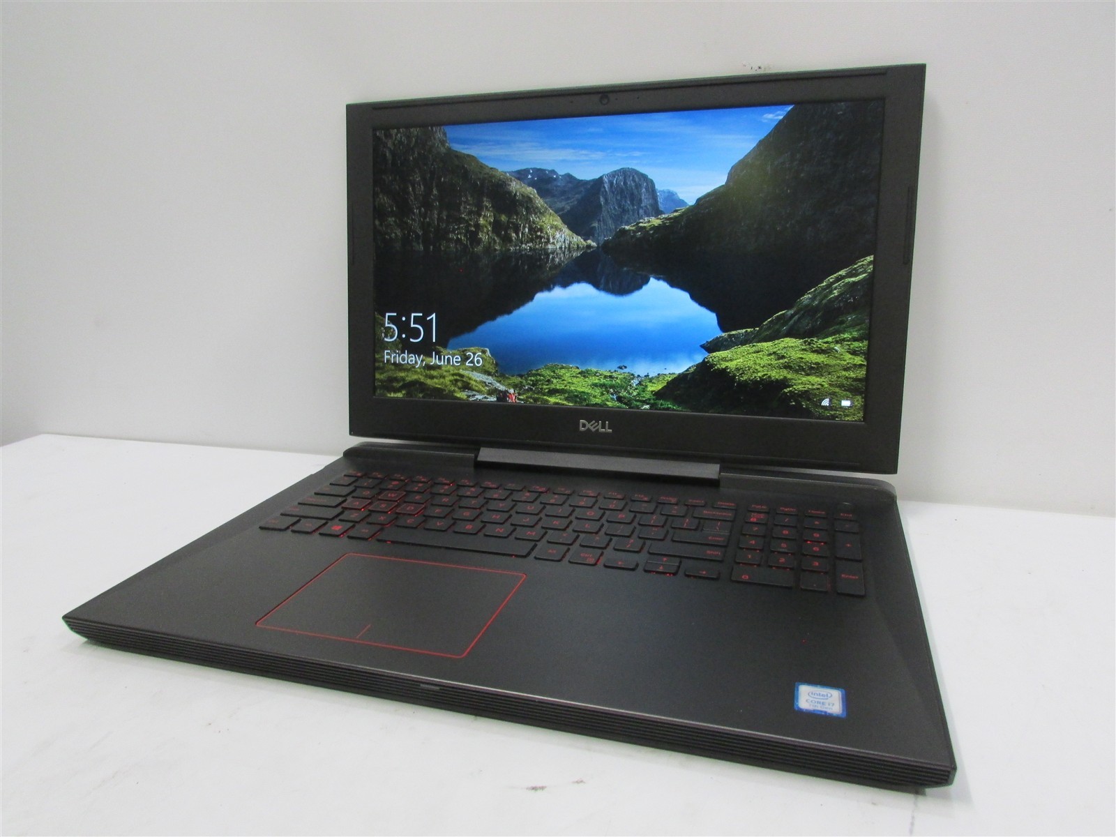 Dell Inspiron 7577 i7-7700HQ 2.8GHz 16GB RAM 256GB m.2 15.6″ Win10 Home COSM DMG