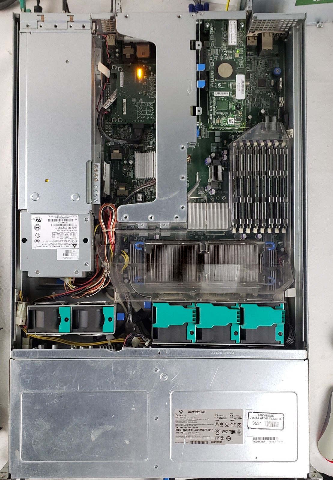 HP Gateway E9525R Intel Xeon X5355 16Gb Ram 300 GB HDD