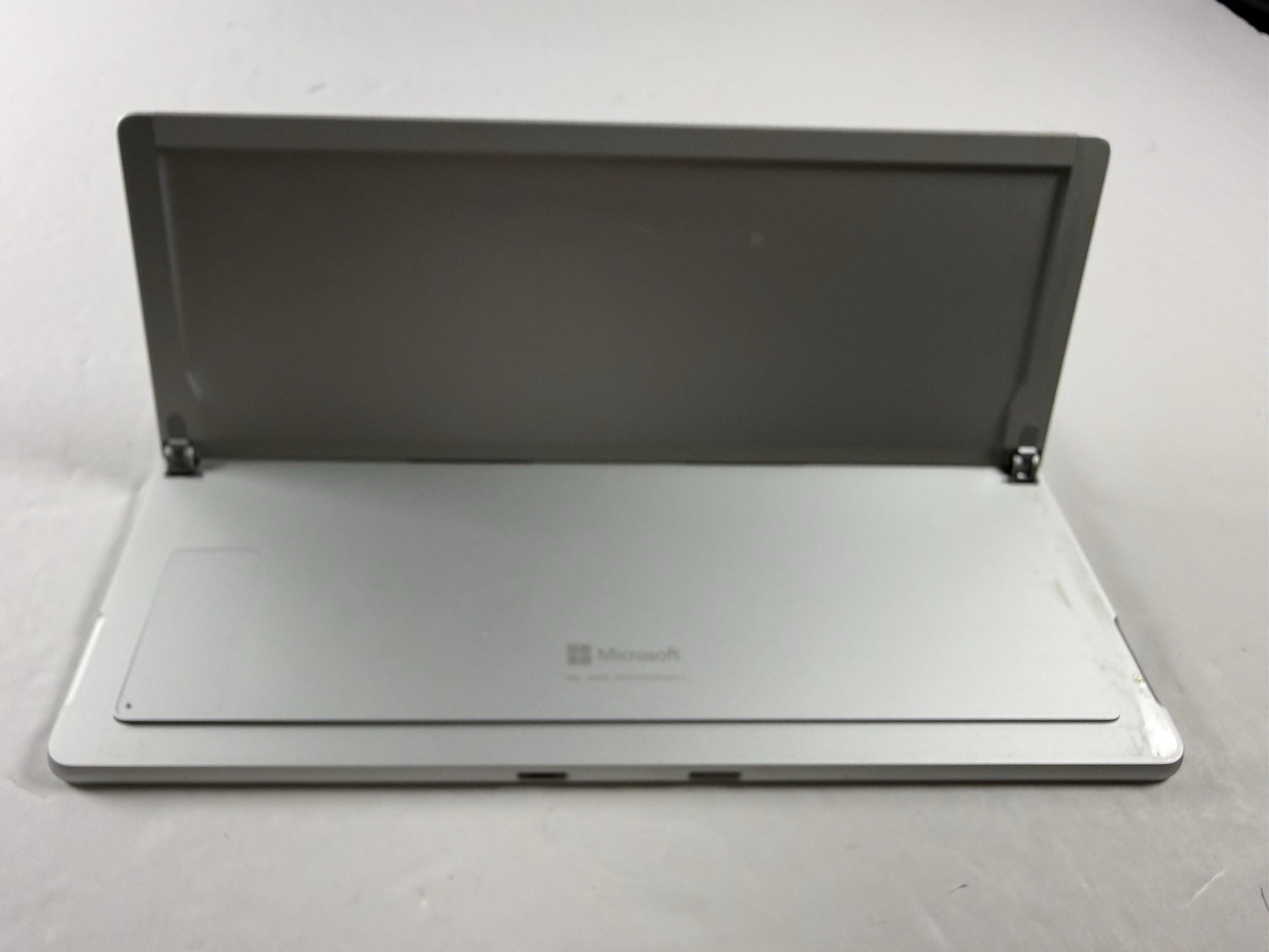 Microsoft Surface Pro 8 (1982) i5-1145G7 – 16GB RAM – 256GB 120Hz – Win 11 Pro